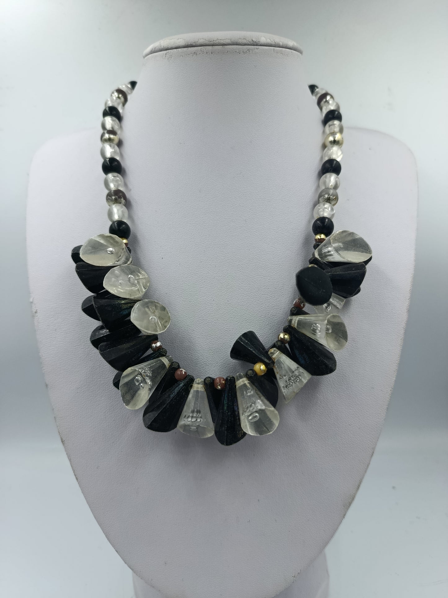 Vintage Halskette mit schwarzen und klaren Glasperlen 44cm