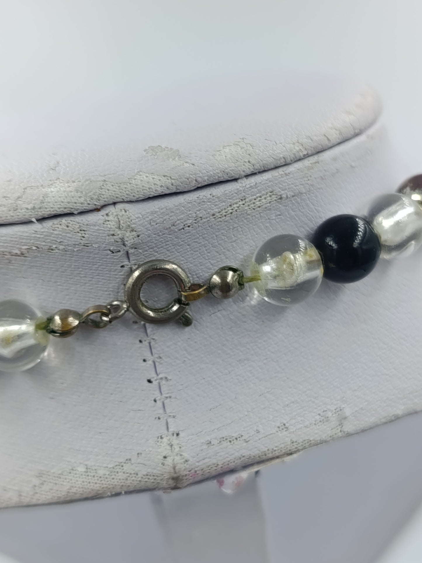 Vintage Halskette mit schwarzen und klaren Glasperlen 44cm