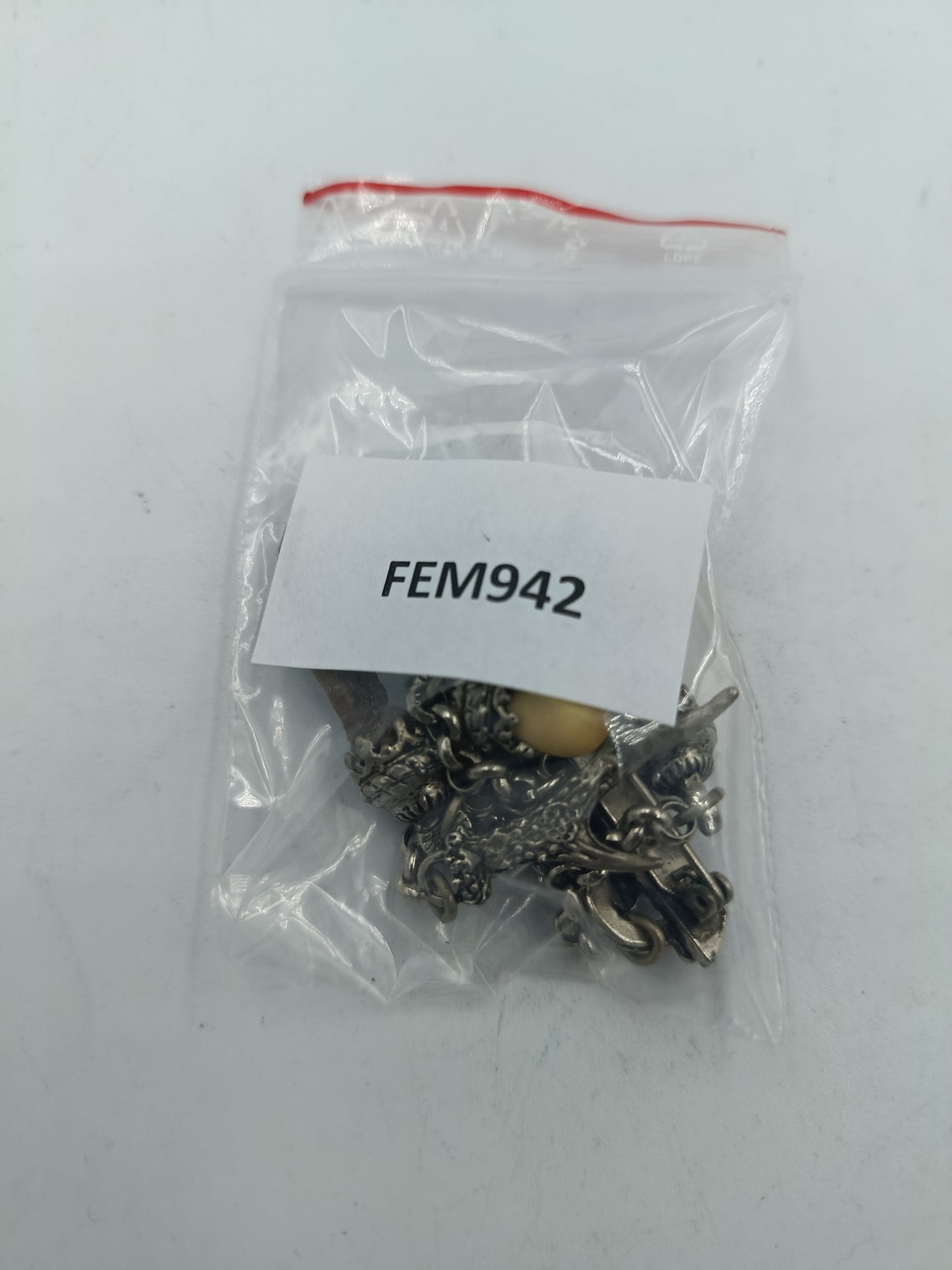 Silberne Trachtenbrosche mit Anhängern Geweih Zahn Horn Vintage