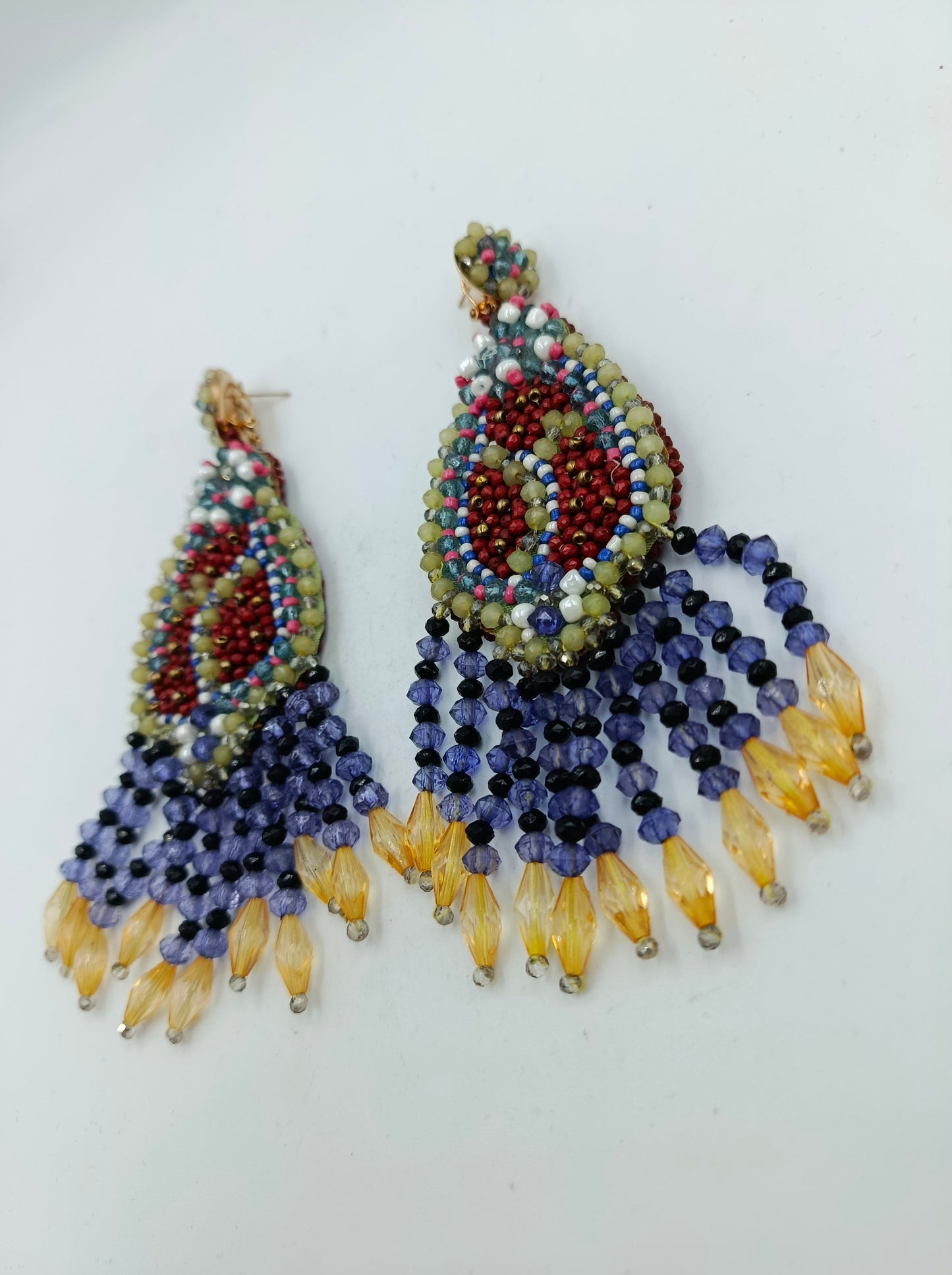 Statement Ohrringe mit bunten Perlen im Boho Stil