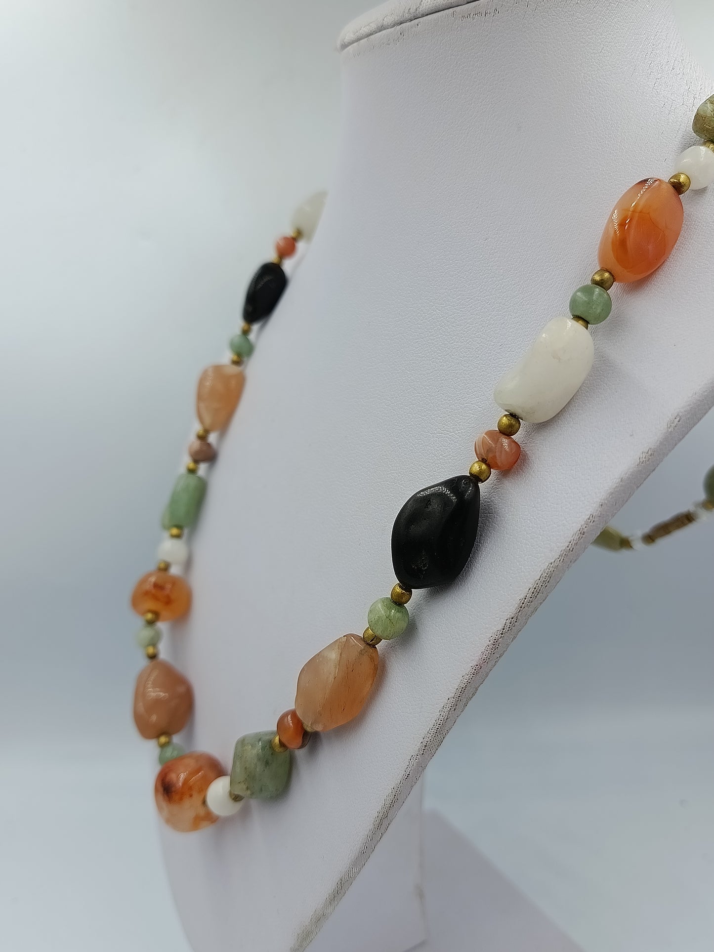 Edelstein Kette mit bunten Trommelsteinen und Messingperlen