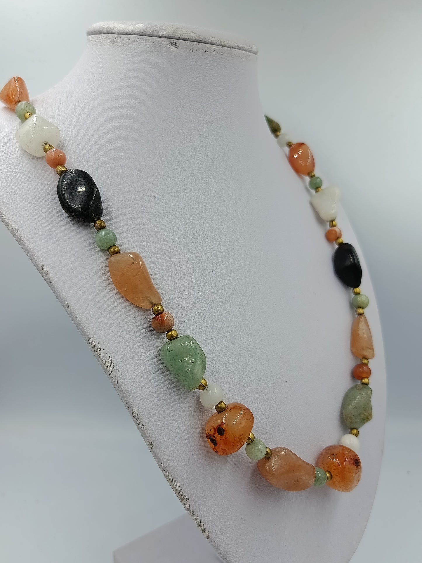 Edelstein Kette mit bunten Trommelsteinen und Messingperlen