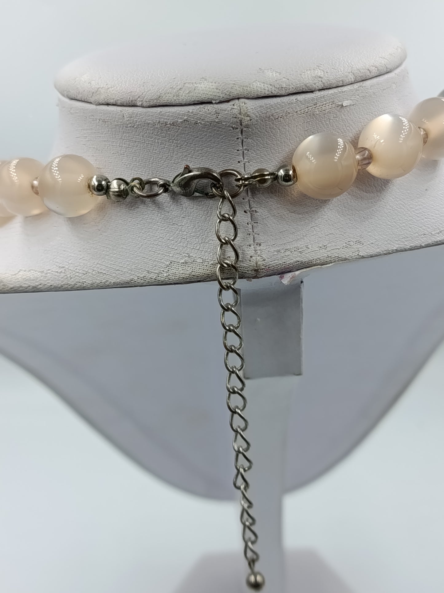 Halskette mit großen Kugelperlen in Braun und Silber Glanzeffekt