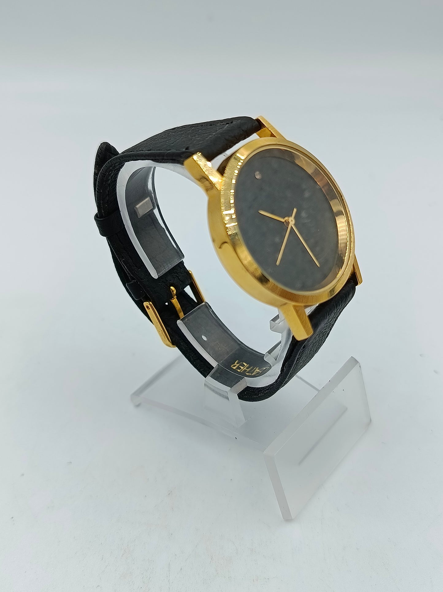 Armbanduhr Goldfarben Schwarzes Zifferblatt Lederarmband