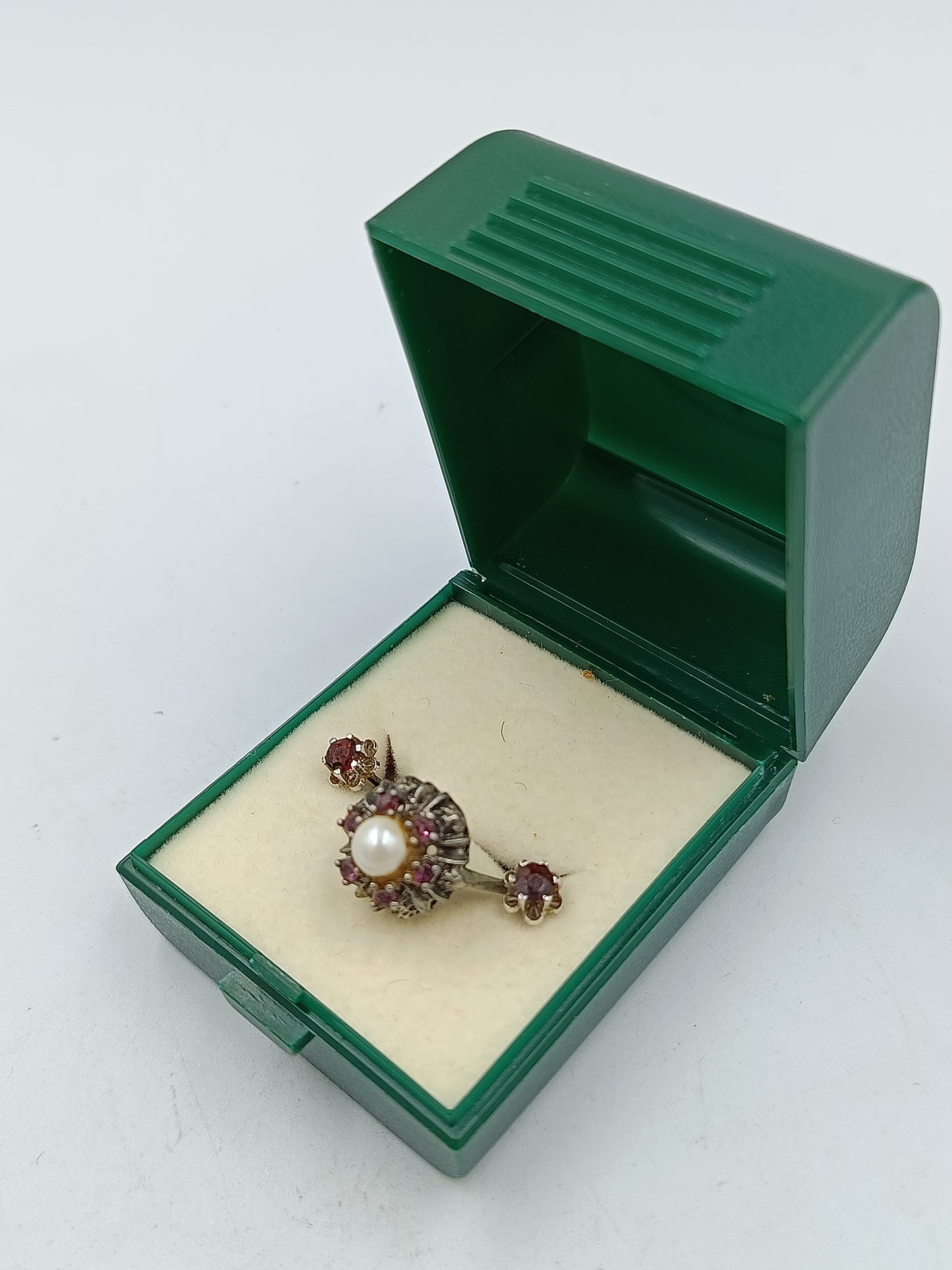 925 Silber Set mit Perle und roten Steinen Ring und Ohrringe