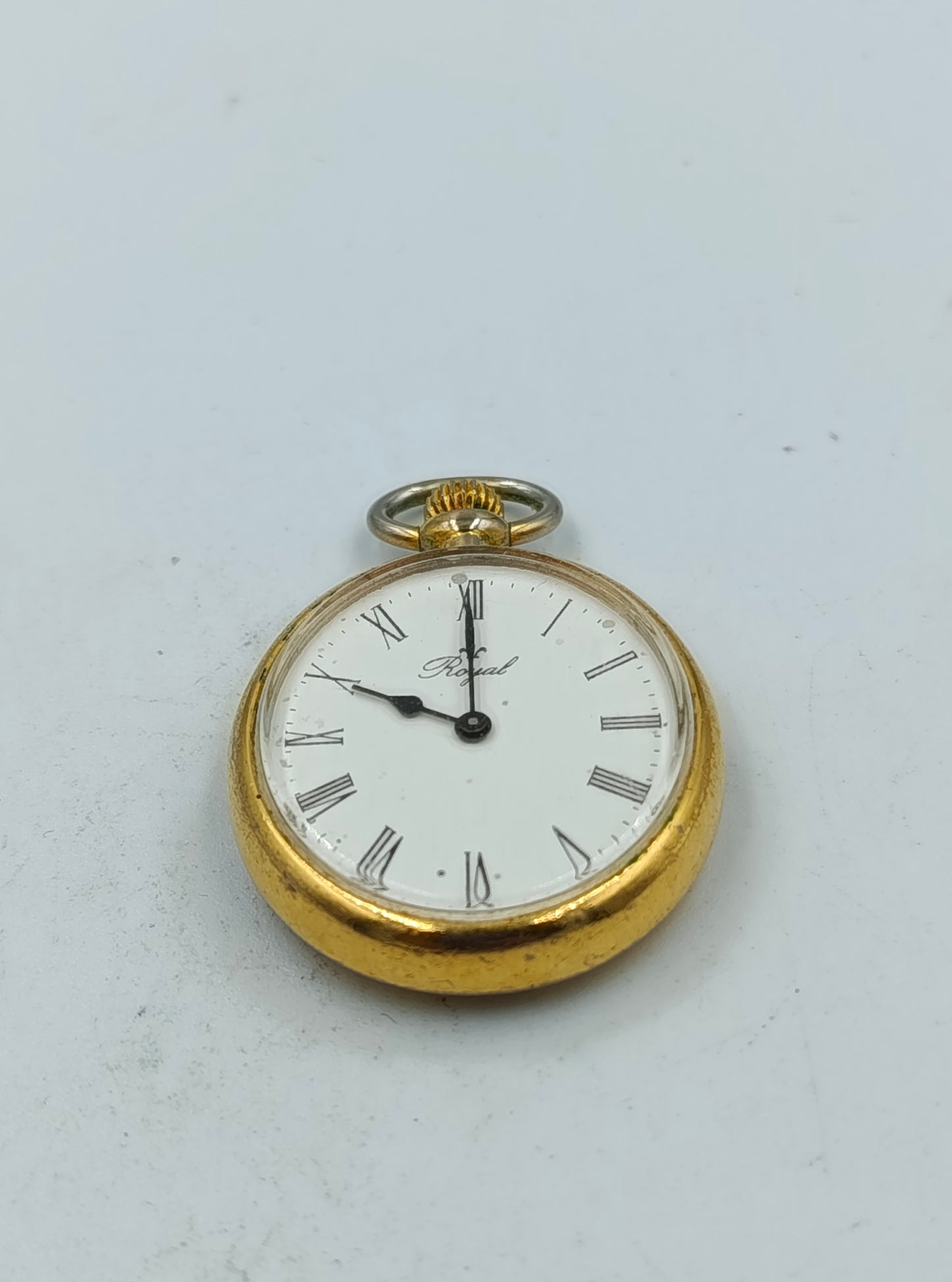 Royal Taschenuhr Goldfarben Weißes Zifferblatt Römische Ziffern