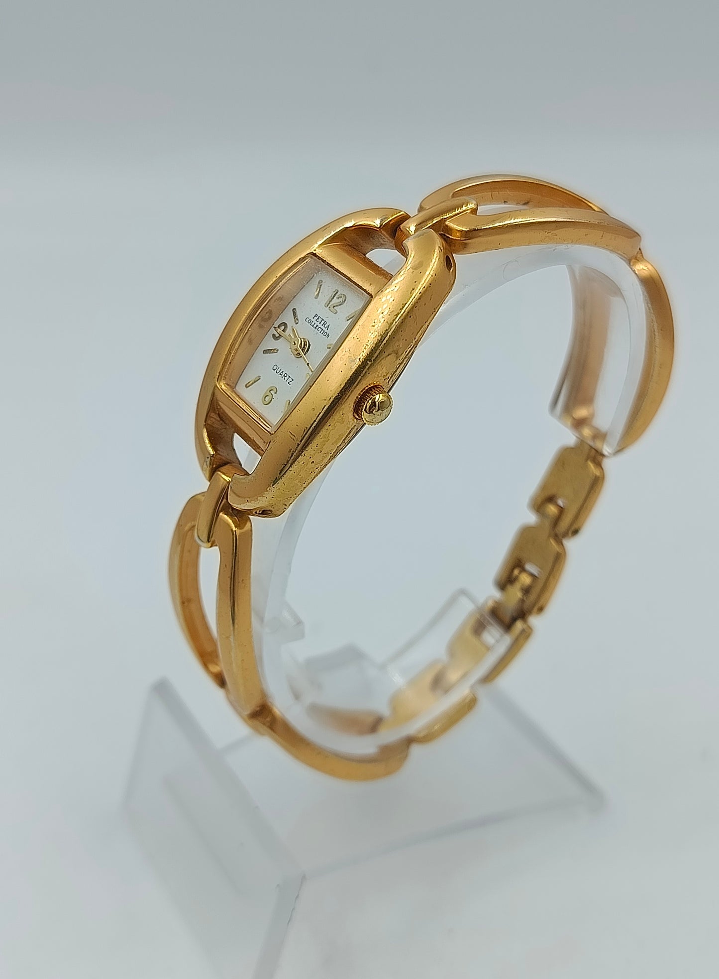 Petra Collection Damenarmbanduhr Goldfarben Edelstahl Elegant Vintage