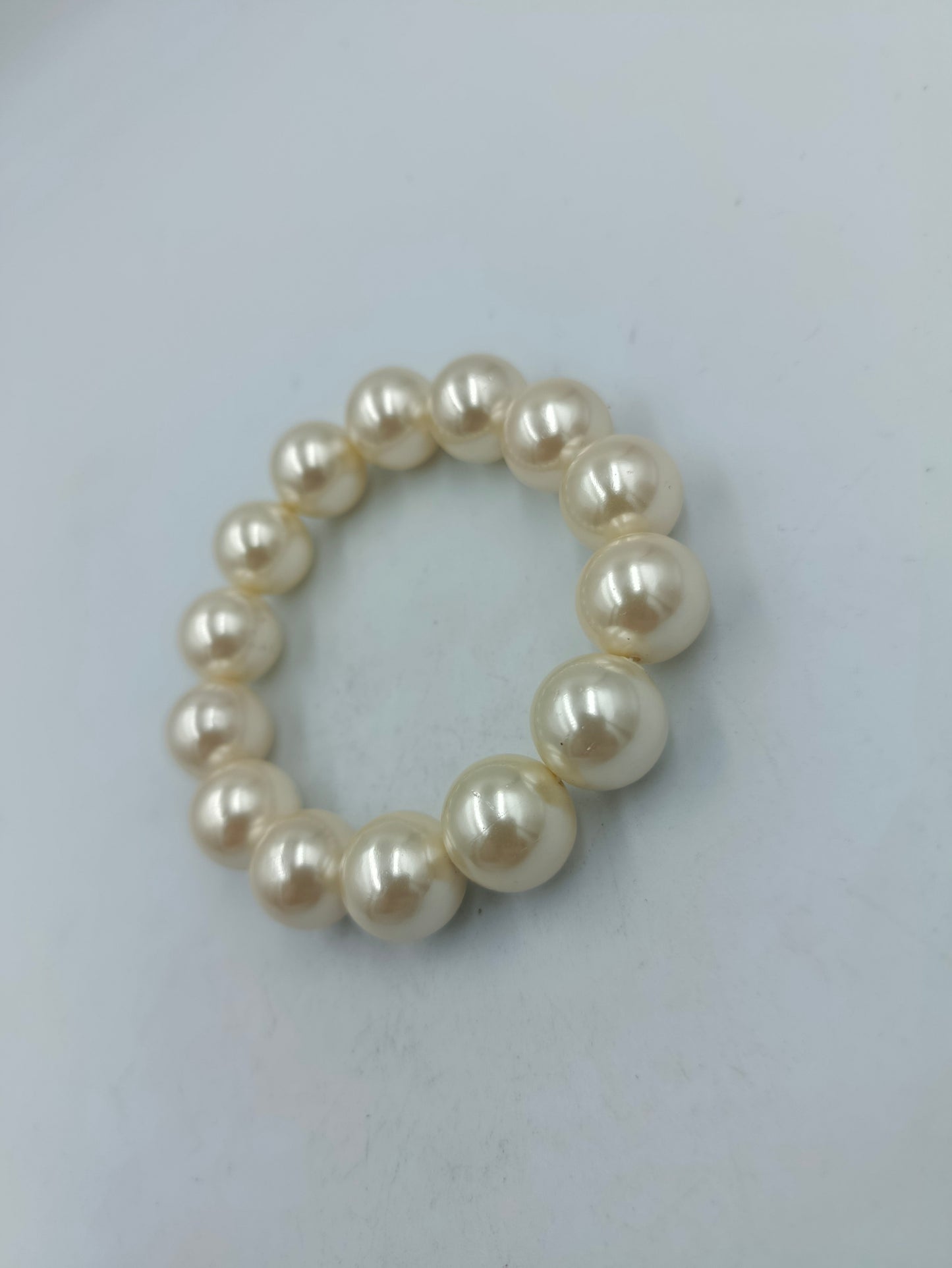 Elastisches Perlenarmband Cremefarben Klassisch Elegant Vintage Stil