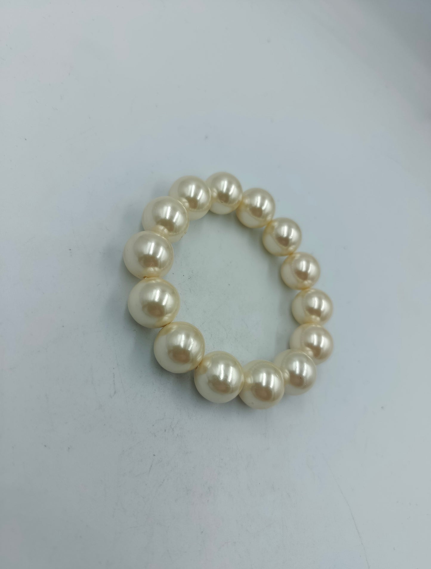 Elastisches Perlenarmband Cremefarben Klassisch Elegant Vintage Stil