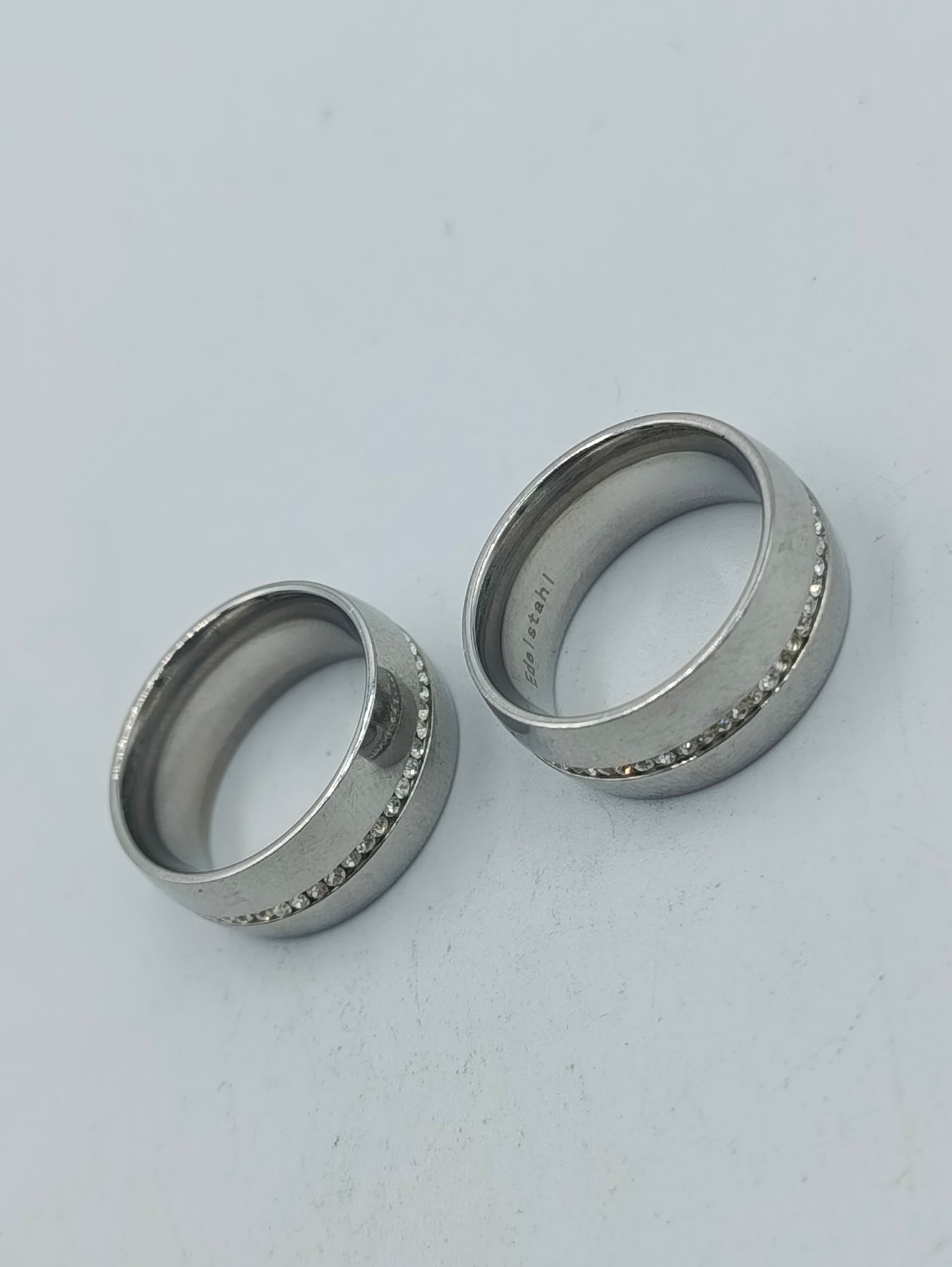 Edelstahl Partnerringe Silberfarben mit Strass Steinen Größe 57 Set