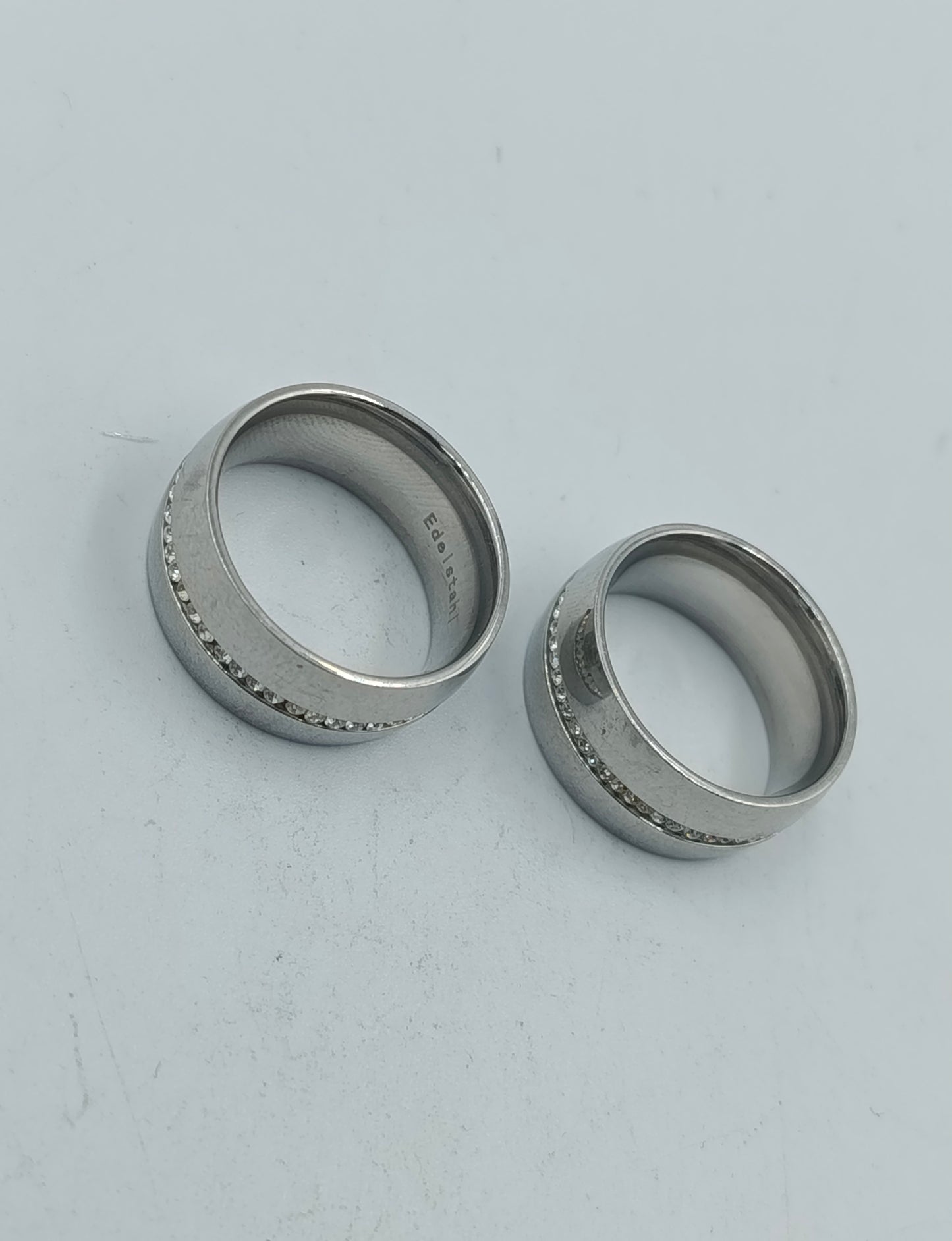 Edelstahl Partnerringe Silberfarben mit Strass Steinen Größe 57 Set