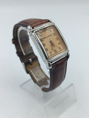 Emporio Armani Armbanduhr mit braunem Lederarmband und silbernem Gehäuse