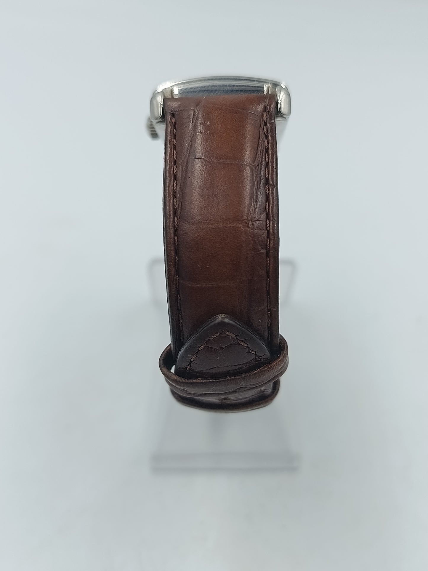 Emporio Armani Armbanduhr mit braunem Lederarmband und silbernem Gehäuse