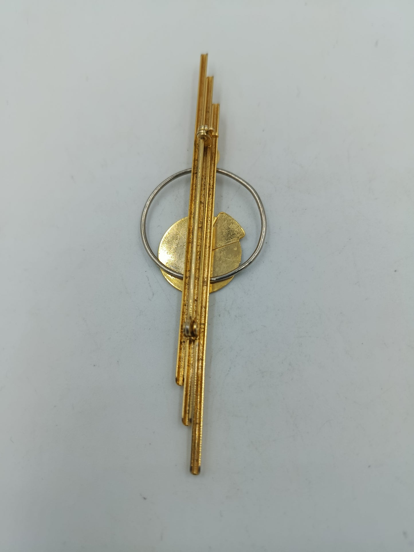 Brosche vergoldet modern geometrisches Design mit Stein elegant Schmuckstück