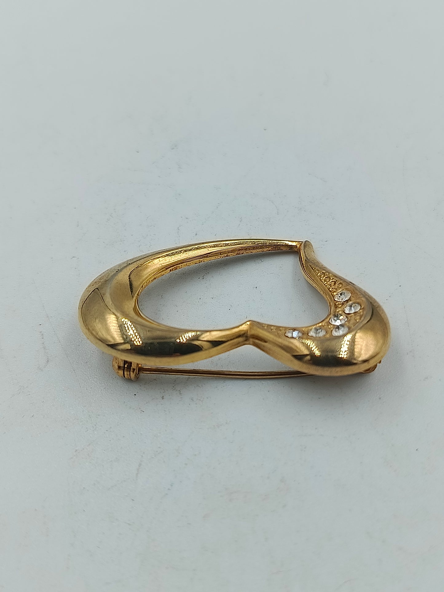 Herz Brosche vergoldet mit Strass elegant romantisch goldfarbener Schmuck