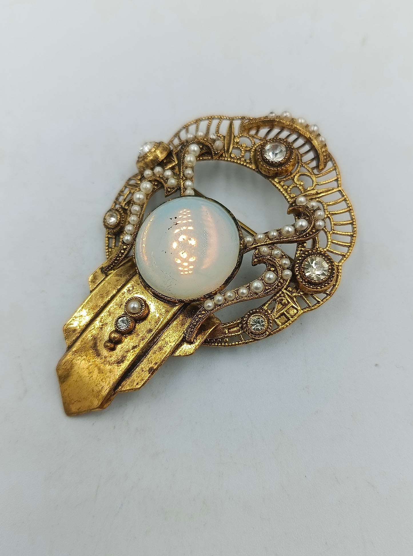 Antike Brosche vergoldet mit Perlen und Glasstein im Vintage Stil