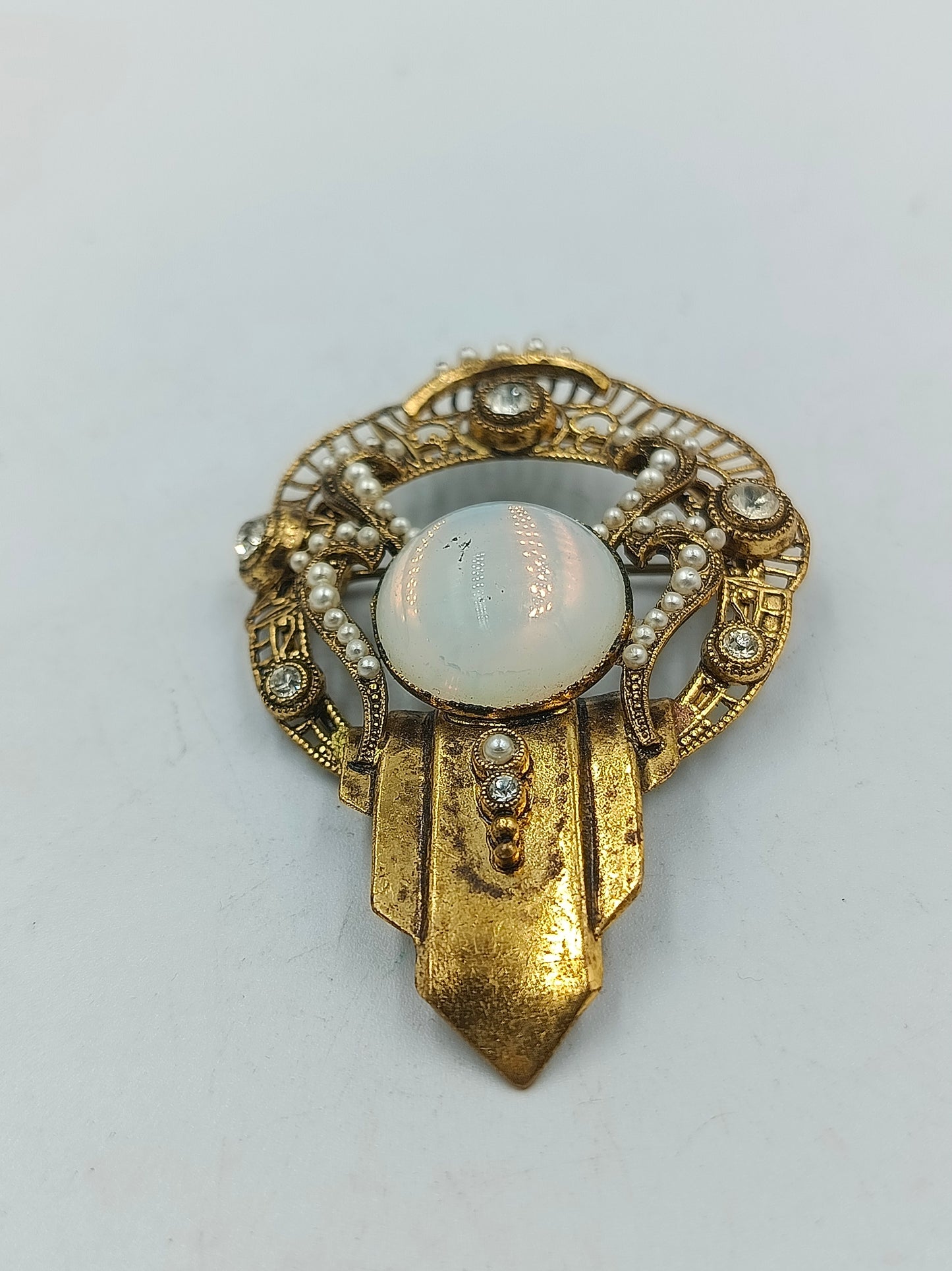 Antike Brosche vergoldet mit Perlen und Glasstein im Vintage Stil