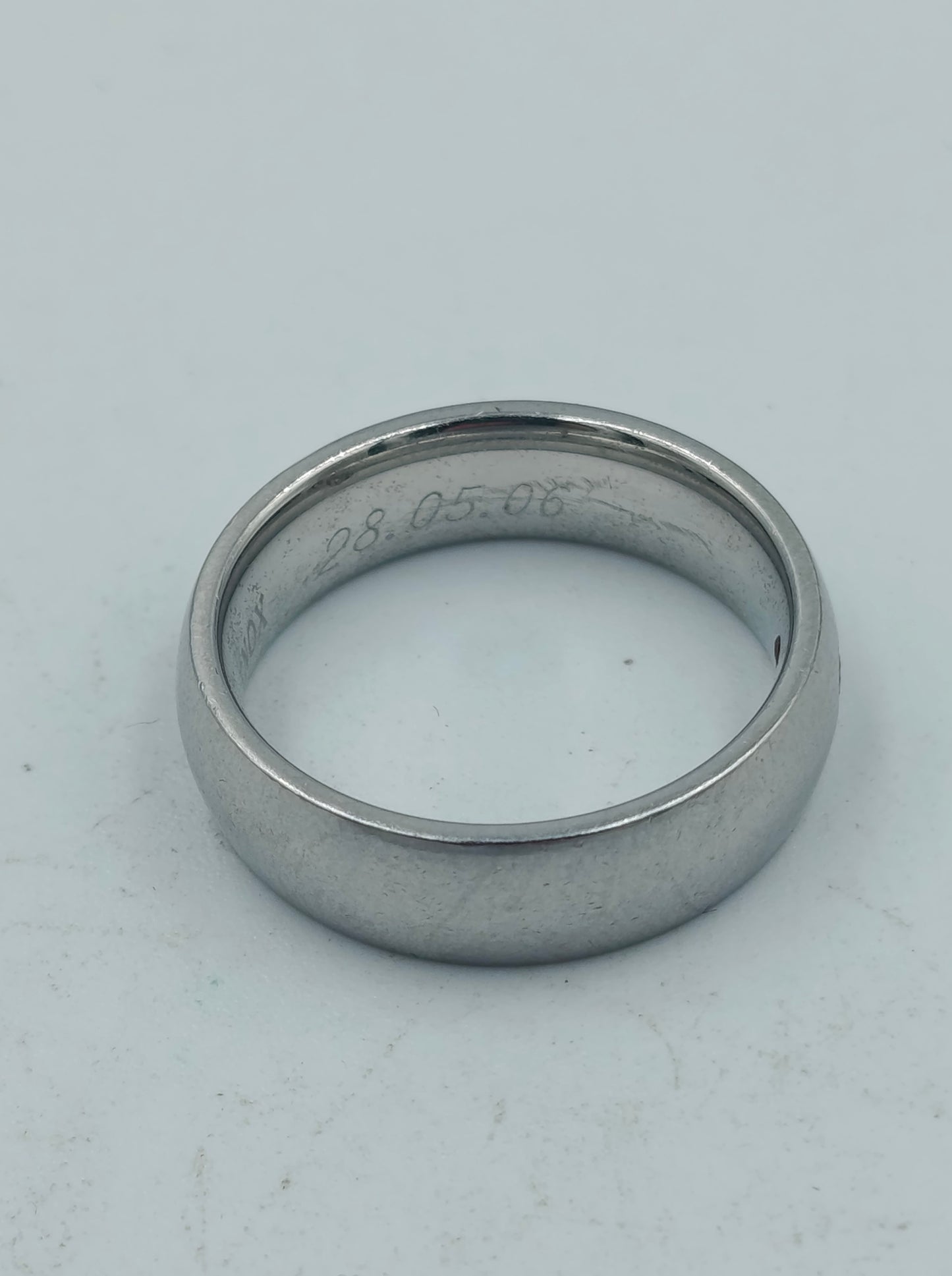 XENOX Edelstahl Ring mit kleinem Stein schlicht modern Damen Herren