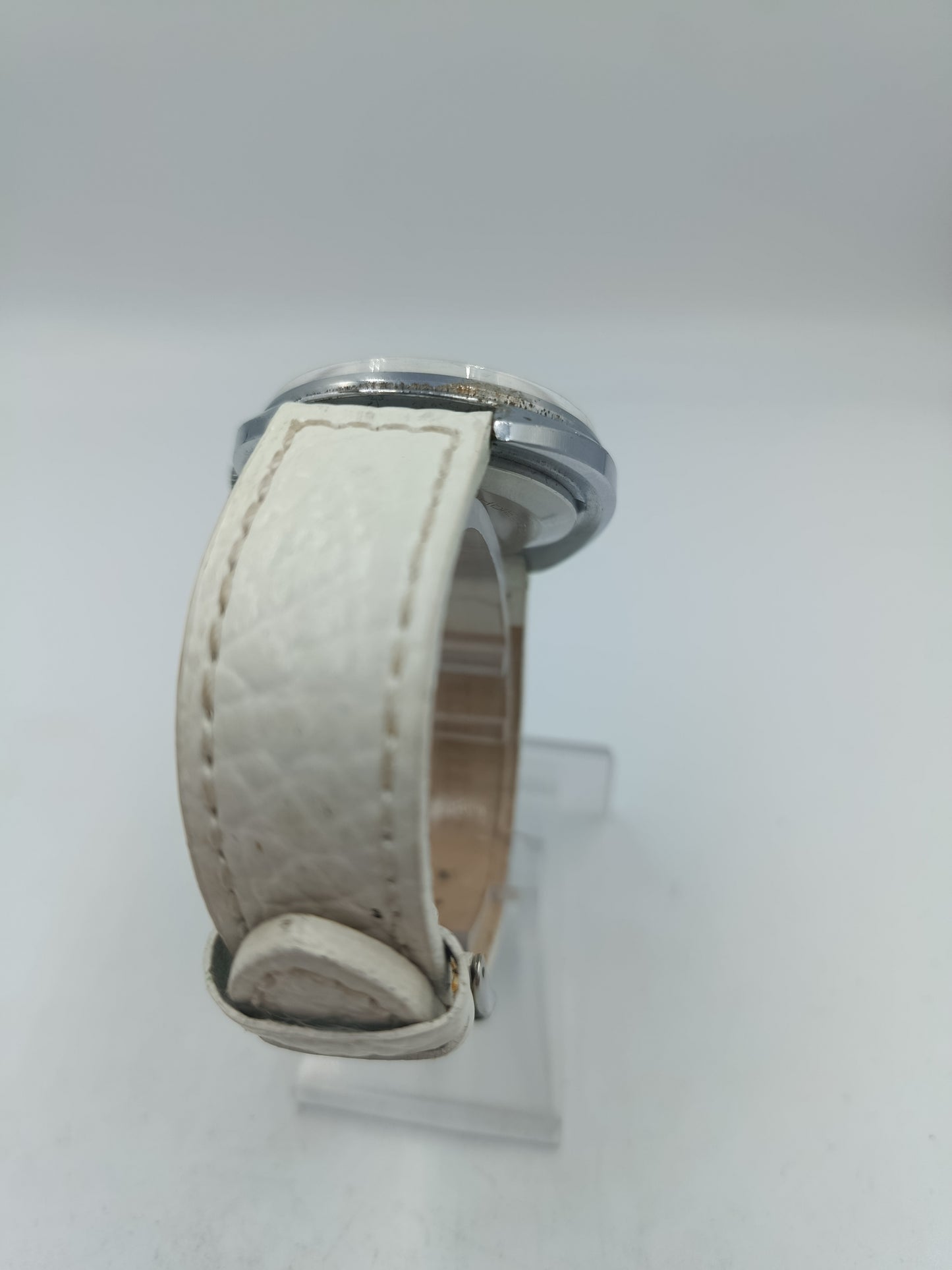 Vintage Saturn Armbanduhr USA UdSSR Motiv Weißes Band Sammleruhr