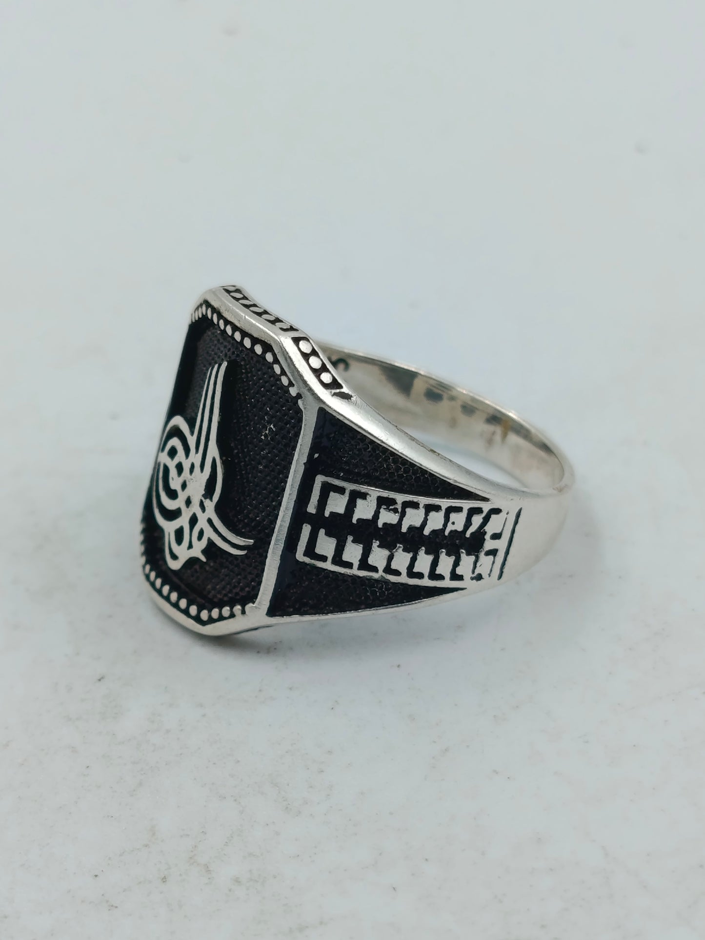 925 Silber Herrenring mit Tughra Gravur Schwarzes Design Gr66