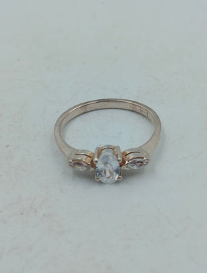 925 Silber Ring mit klaren Zirkonia Elegantes Design