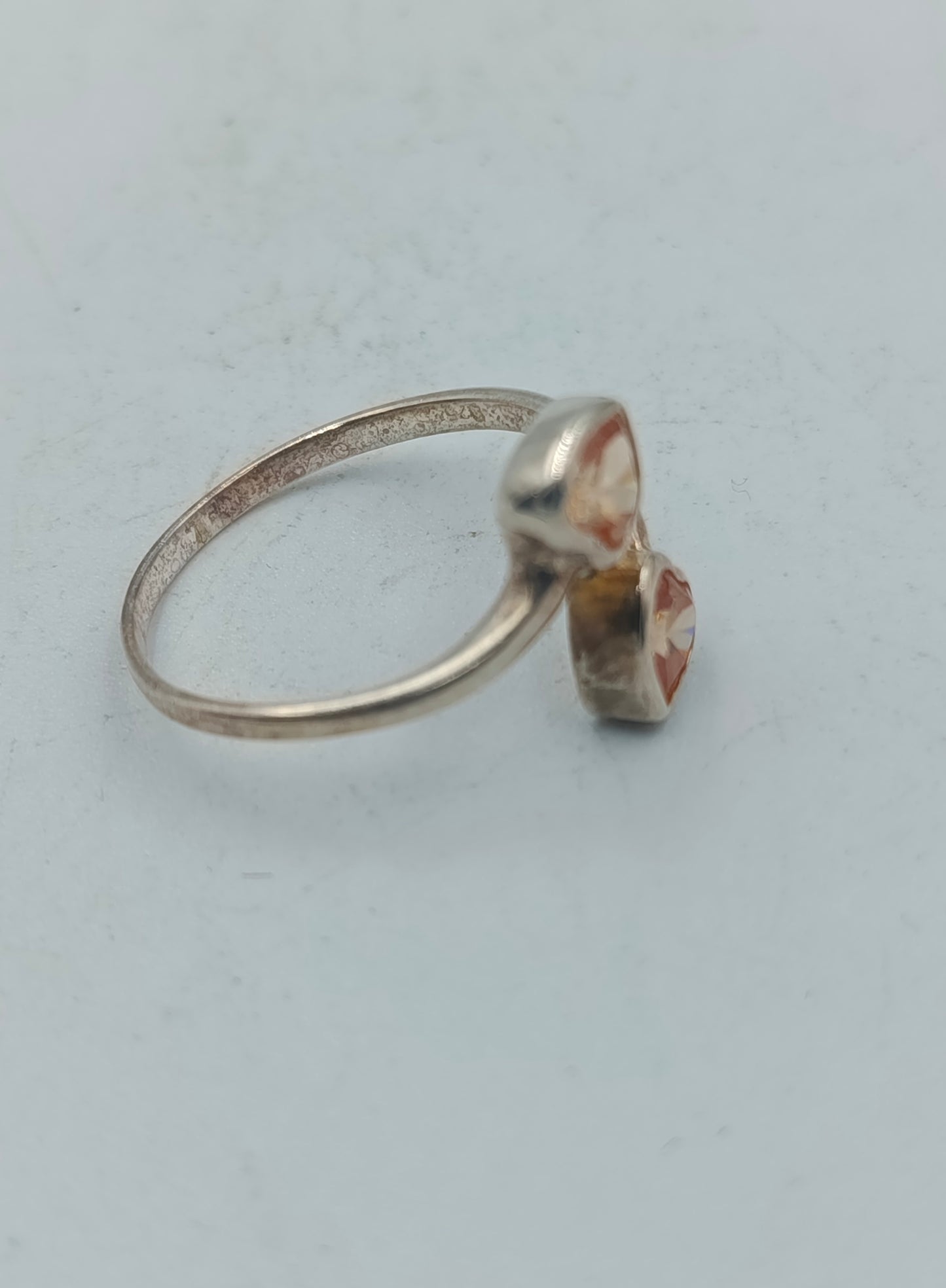 925 Silber Ring mit zwei herzförmigen Champagner Steinen