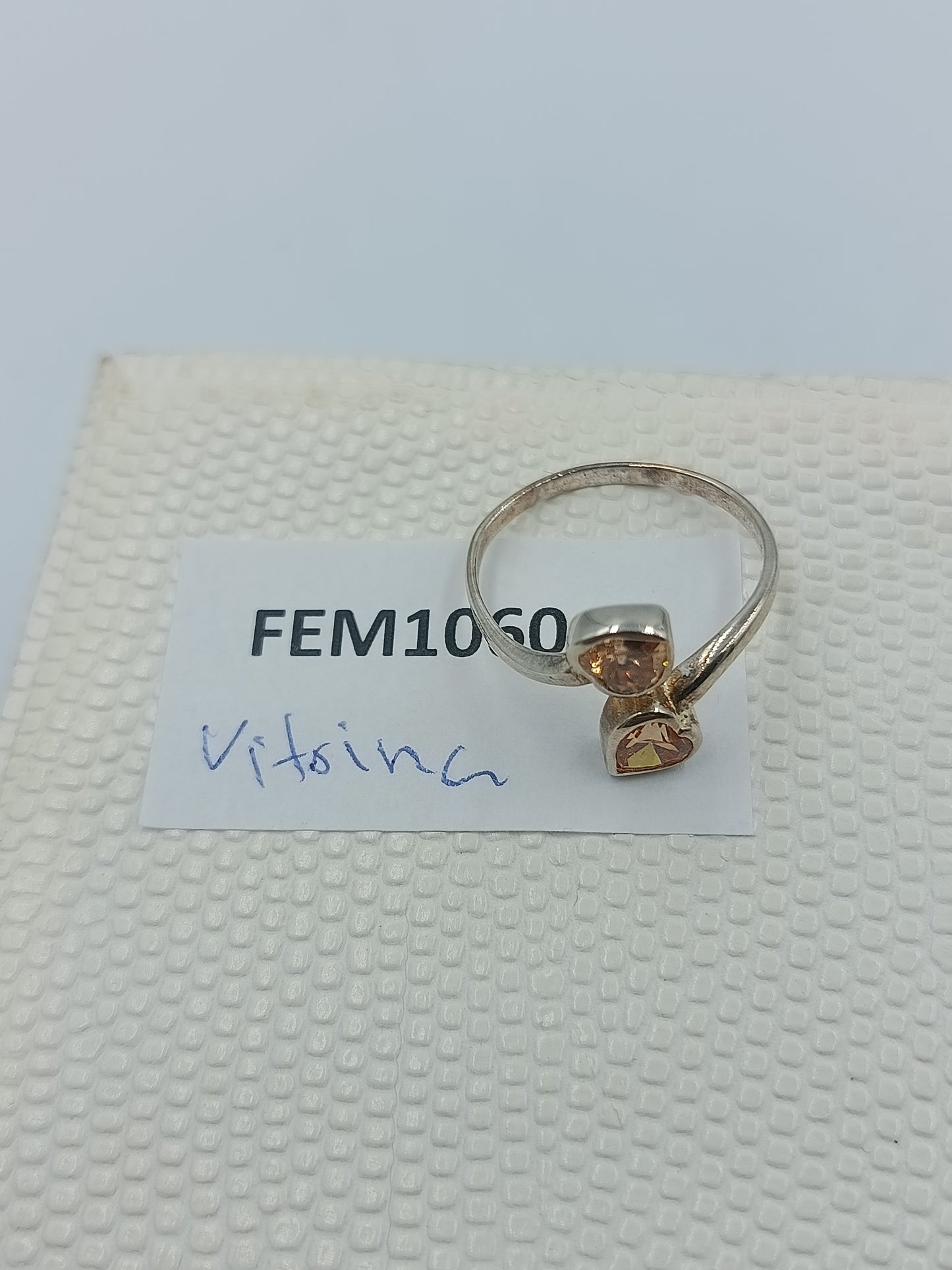 925 Silber Ring mit zwei herzförmigen Champagner Steinen