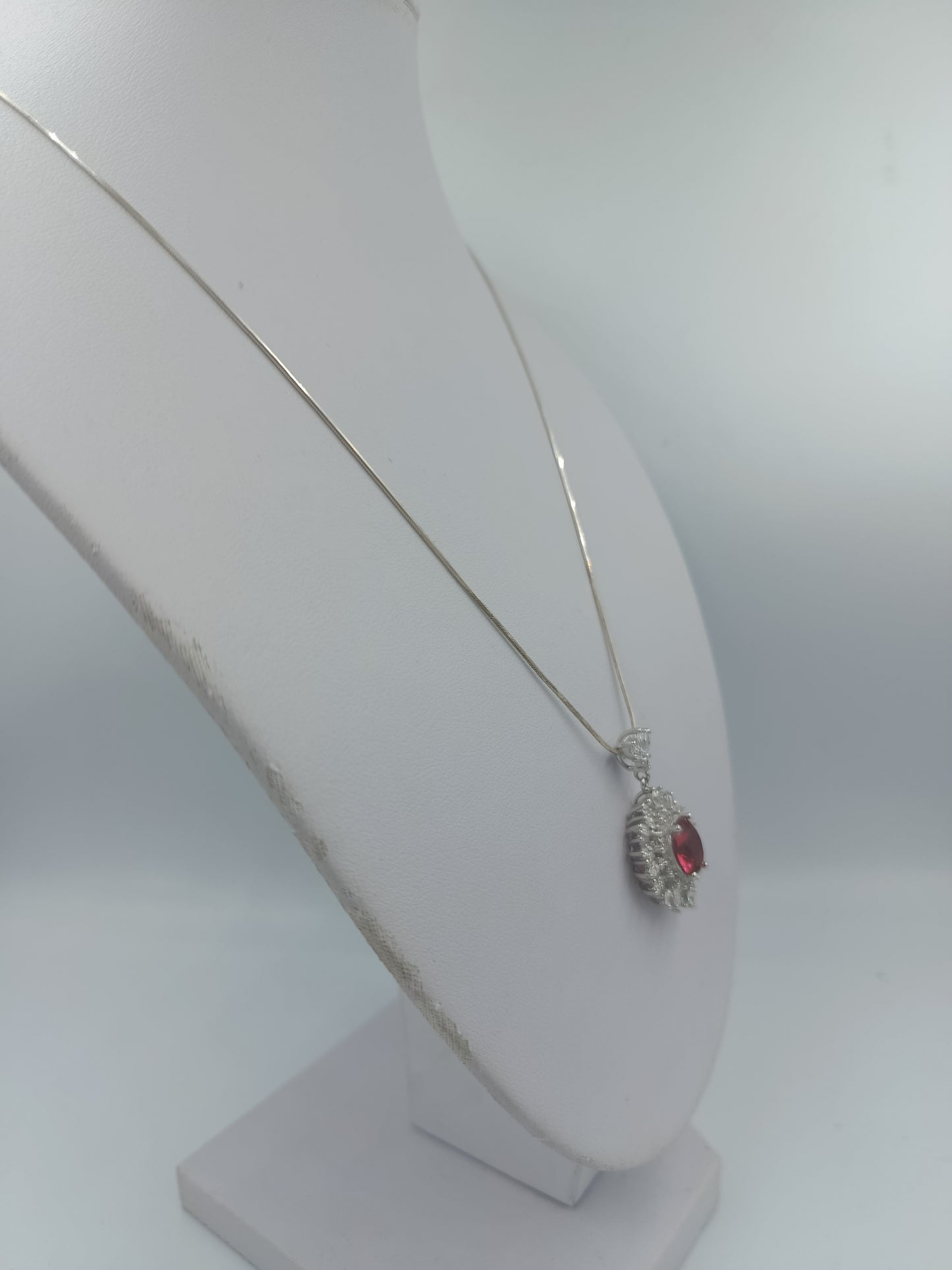 925 Silber Halskette mit rotem Stein und Zirkonia