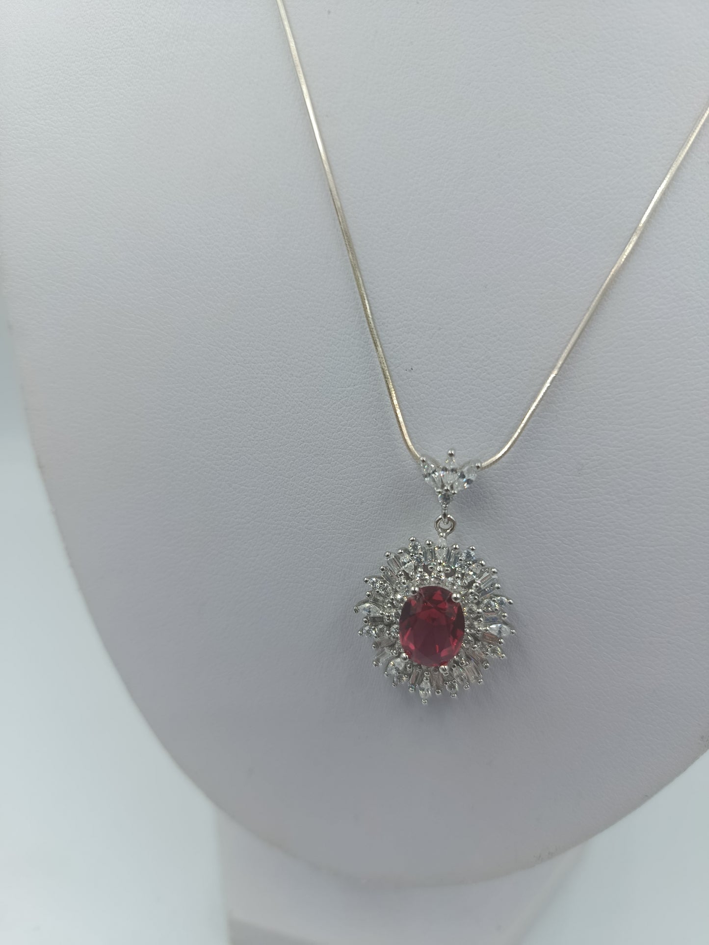 925 Silber Halskette mit rotem Stein und Zirkonia