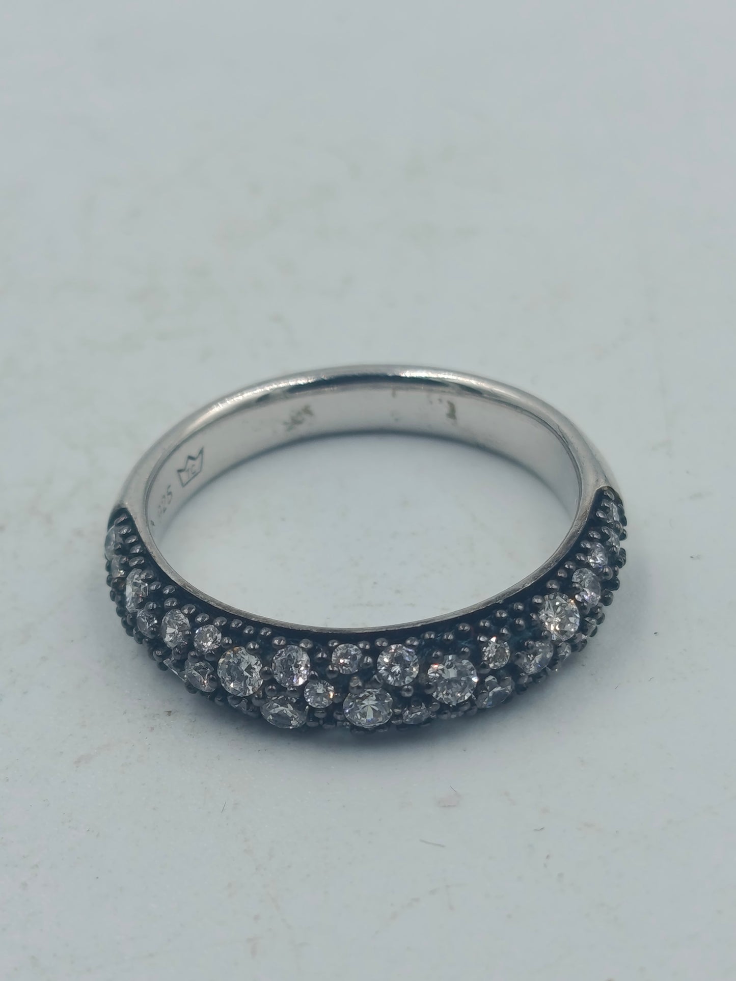 925 Silber Ring mit klaren Kristallen in pavé Optik