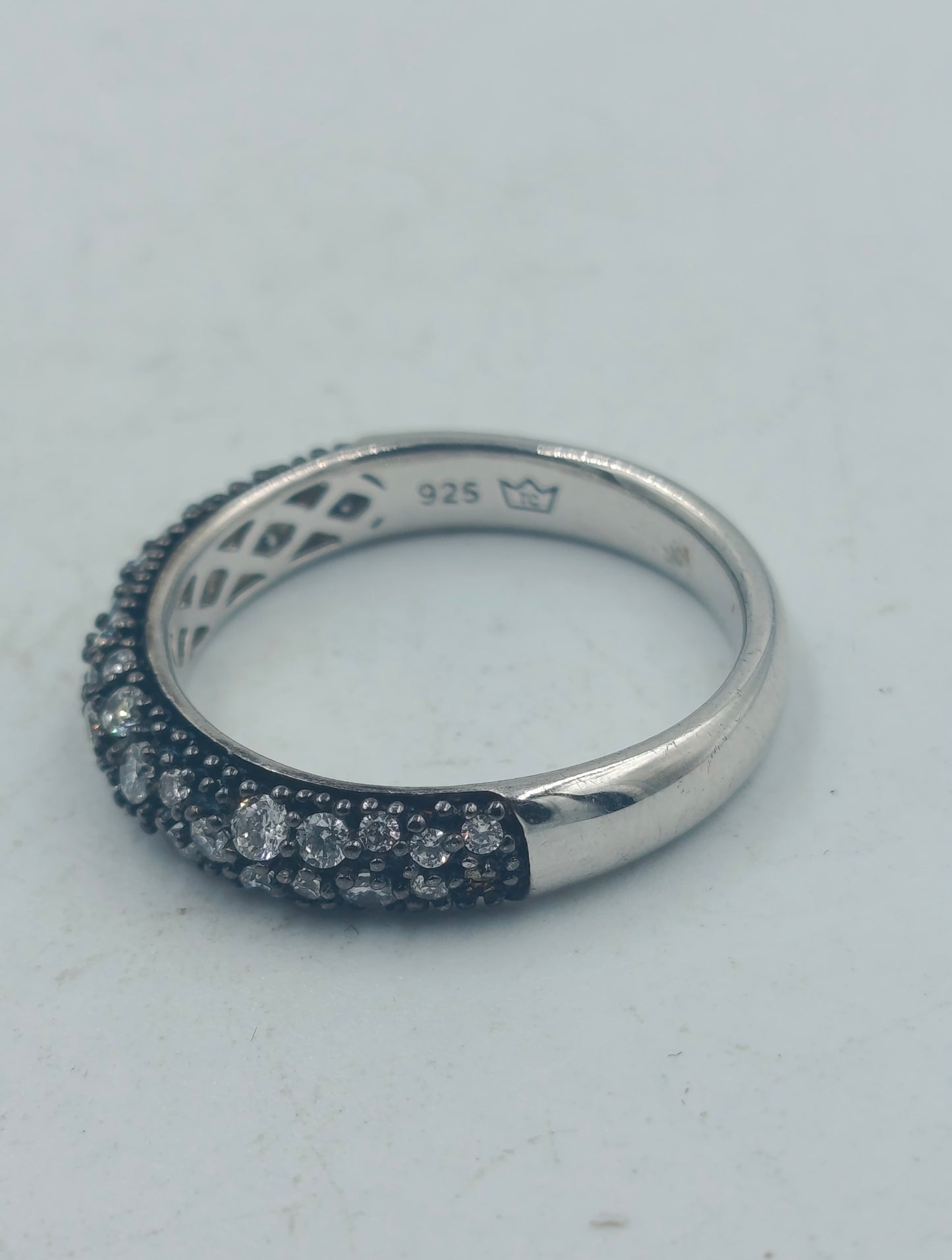 925 Silber Ring mit klaren Kristallen in pavé Optik