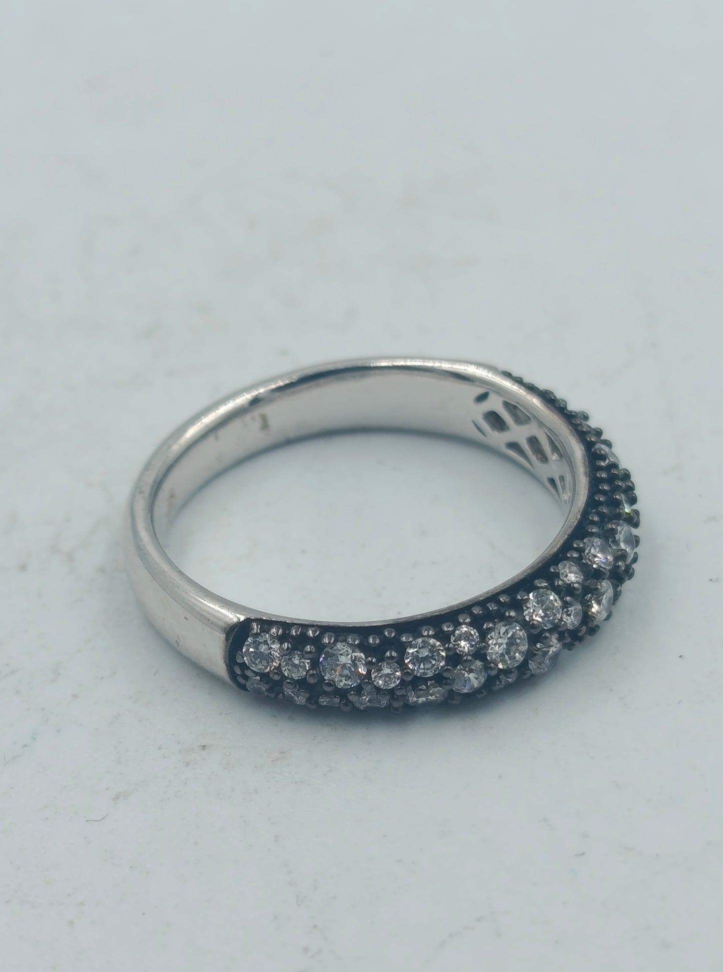 925 Silber Ring mit klaren Kristallen in pavé Optik