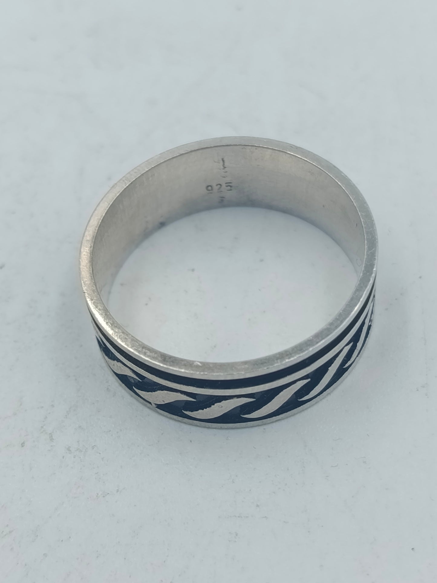 925 Silber Ring mit schwarz silbernem Muster Gr65