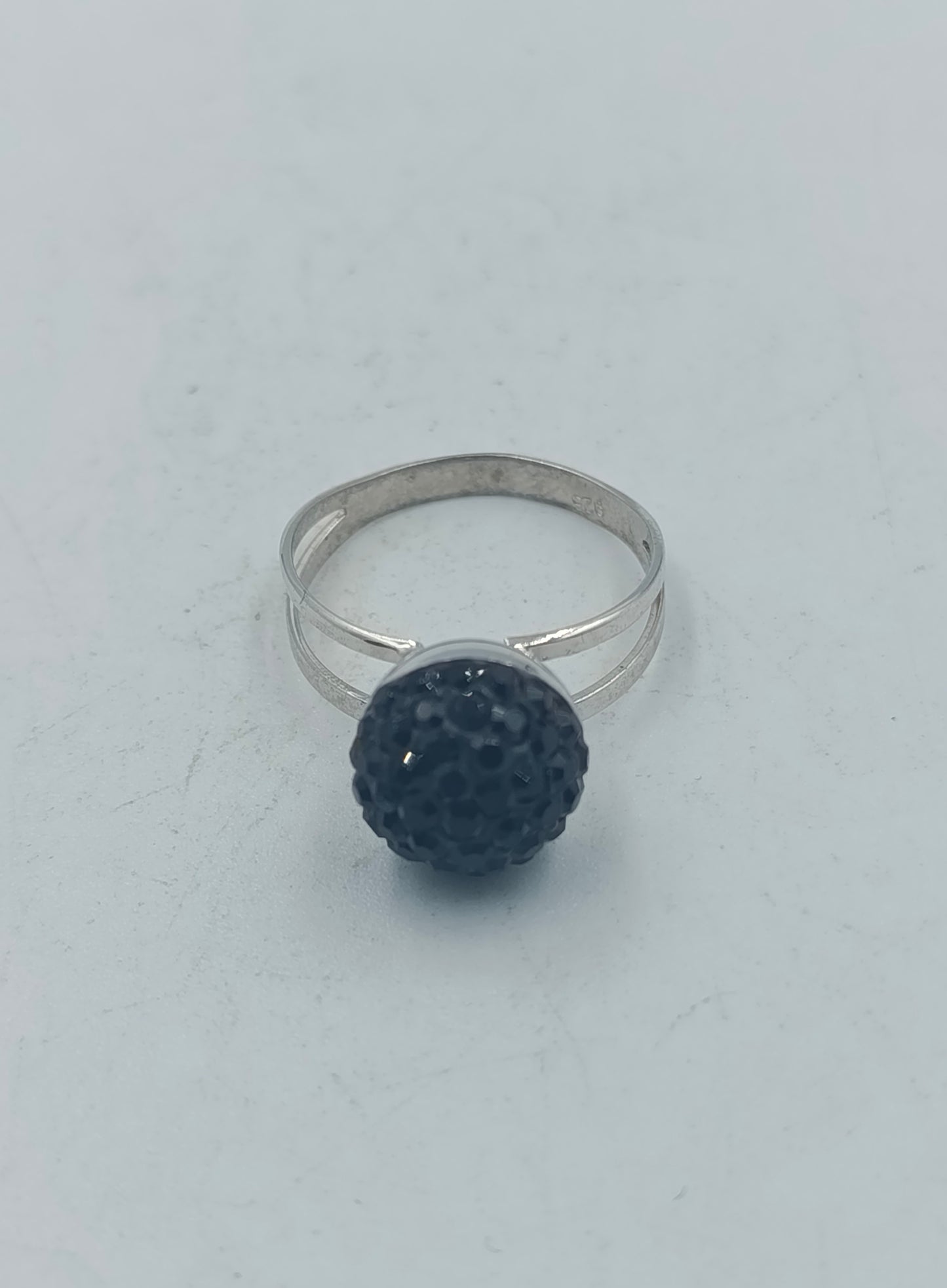 925 Silber Ring mit schwarzer Kristallkugel Größe 53