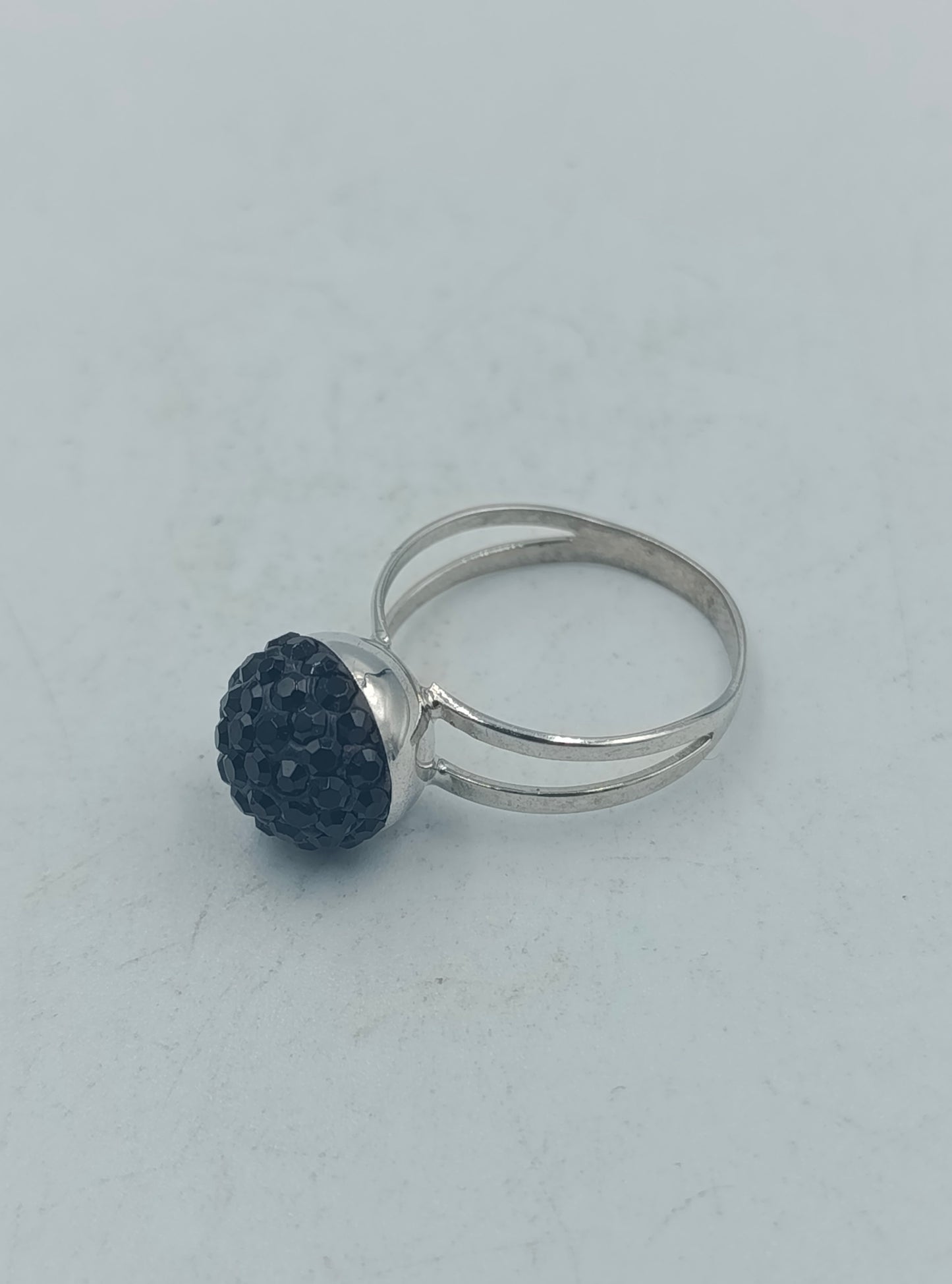 925 Silber Ring mit schwarzer Kristallkugel Größe 53