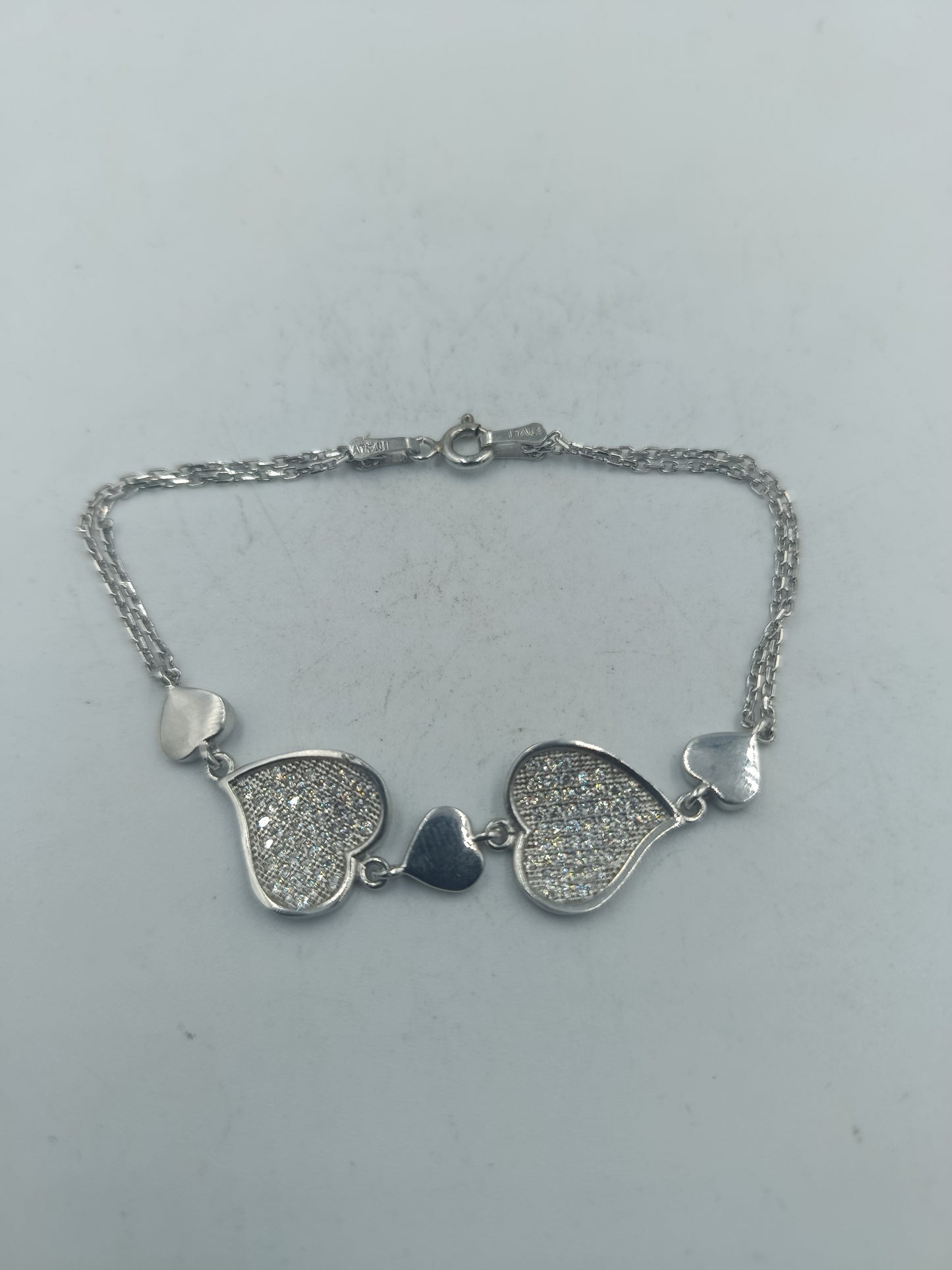 Silberarmband mit Herzdesign glitzernde Herz Elemente 925 Silber