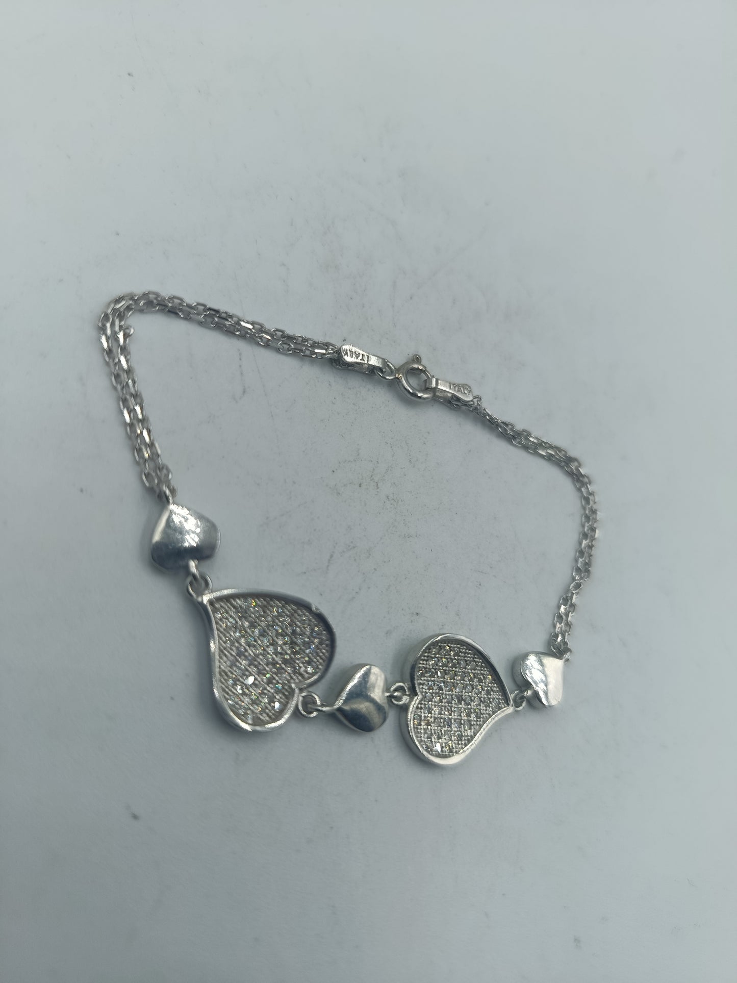 Silberarmband mit Herzdesign glitzernde Herz Elemente 925 Silber