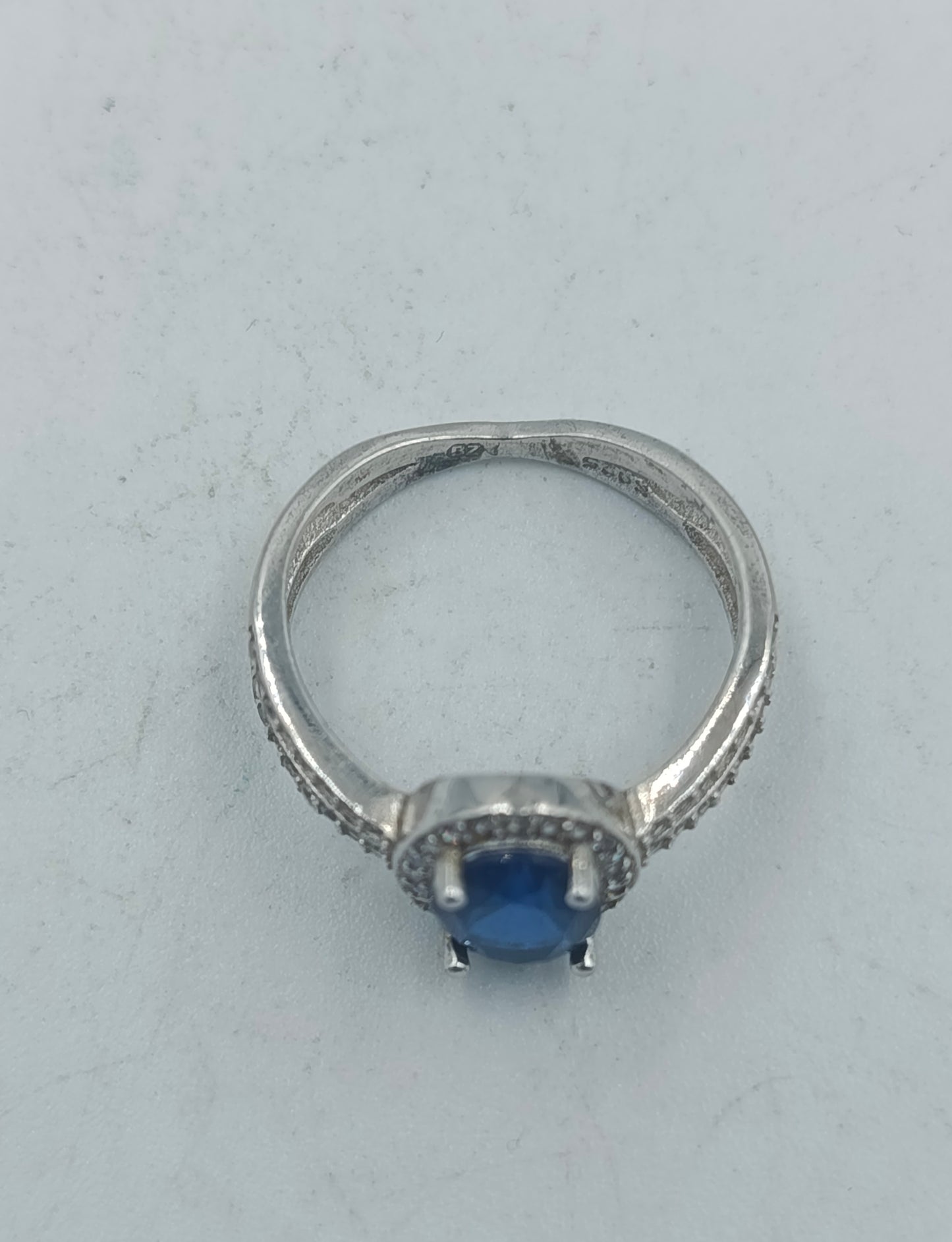 Ring 925 Silber mit blauem Stein elegantes Design