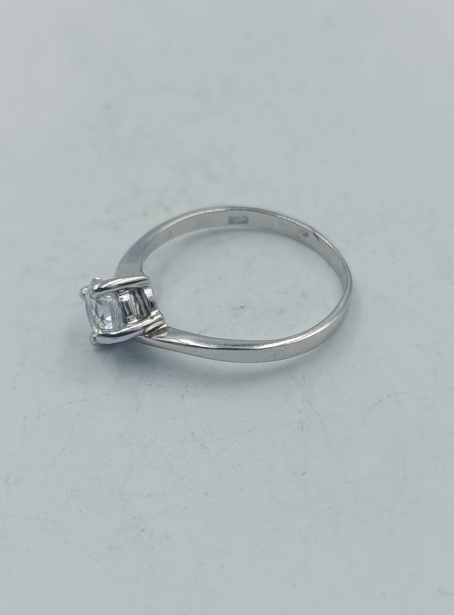 925 Silber Ring mit klarem Stein Größe 54 klassischer Look