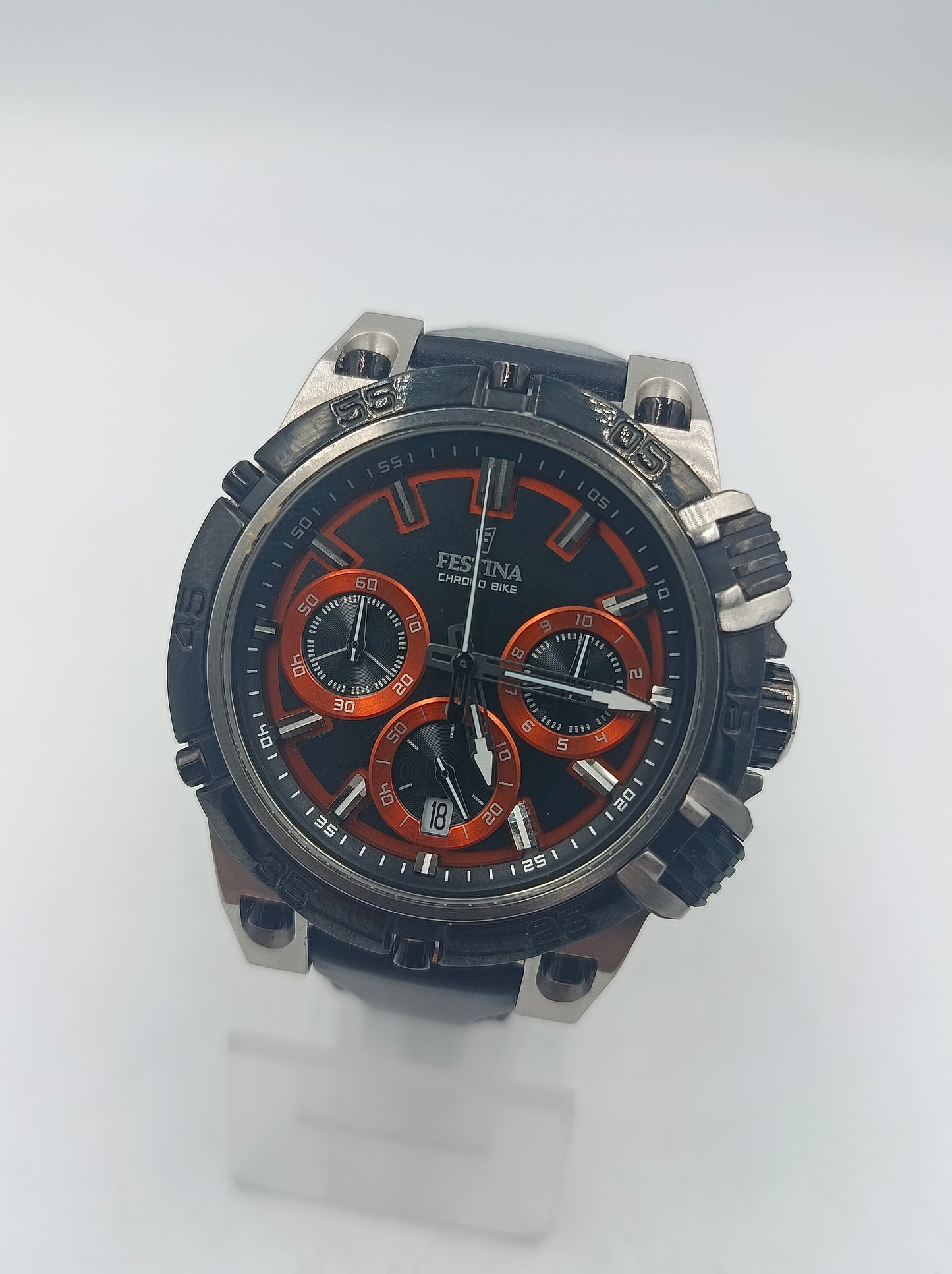 Festina Chrono Bike Herrenuhr  sportlich und auffällig im Design