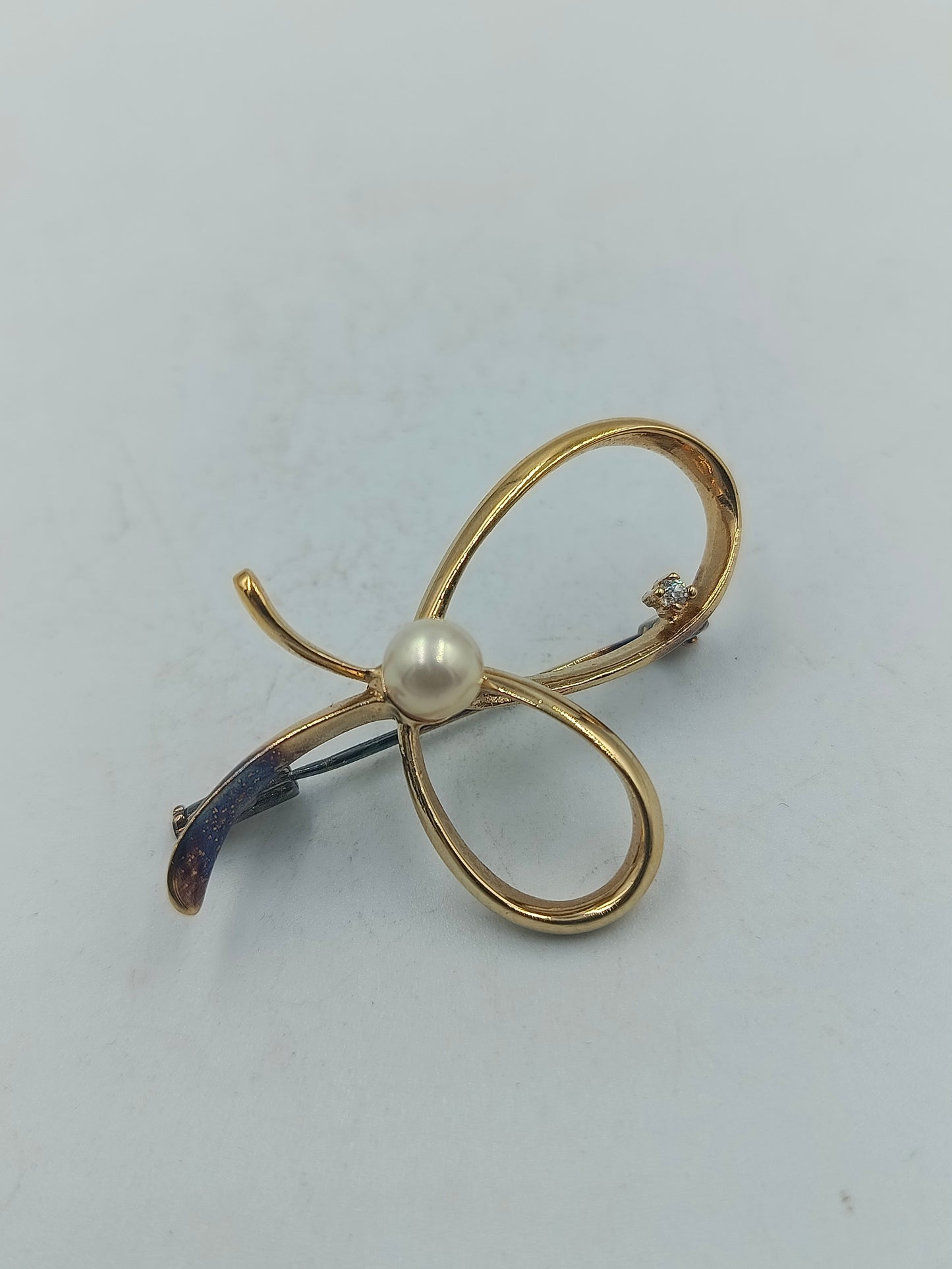 Elegante 925er Silber Brosche mit Edle Perle als Mittelpunkt