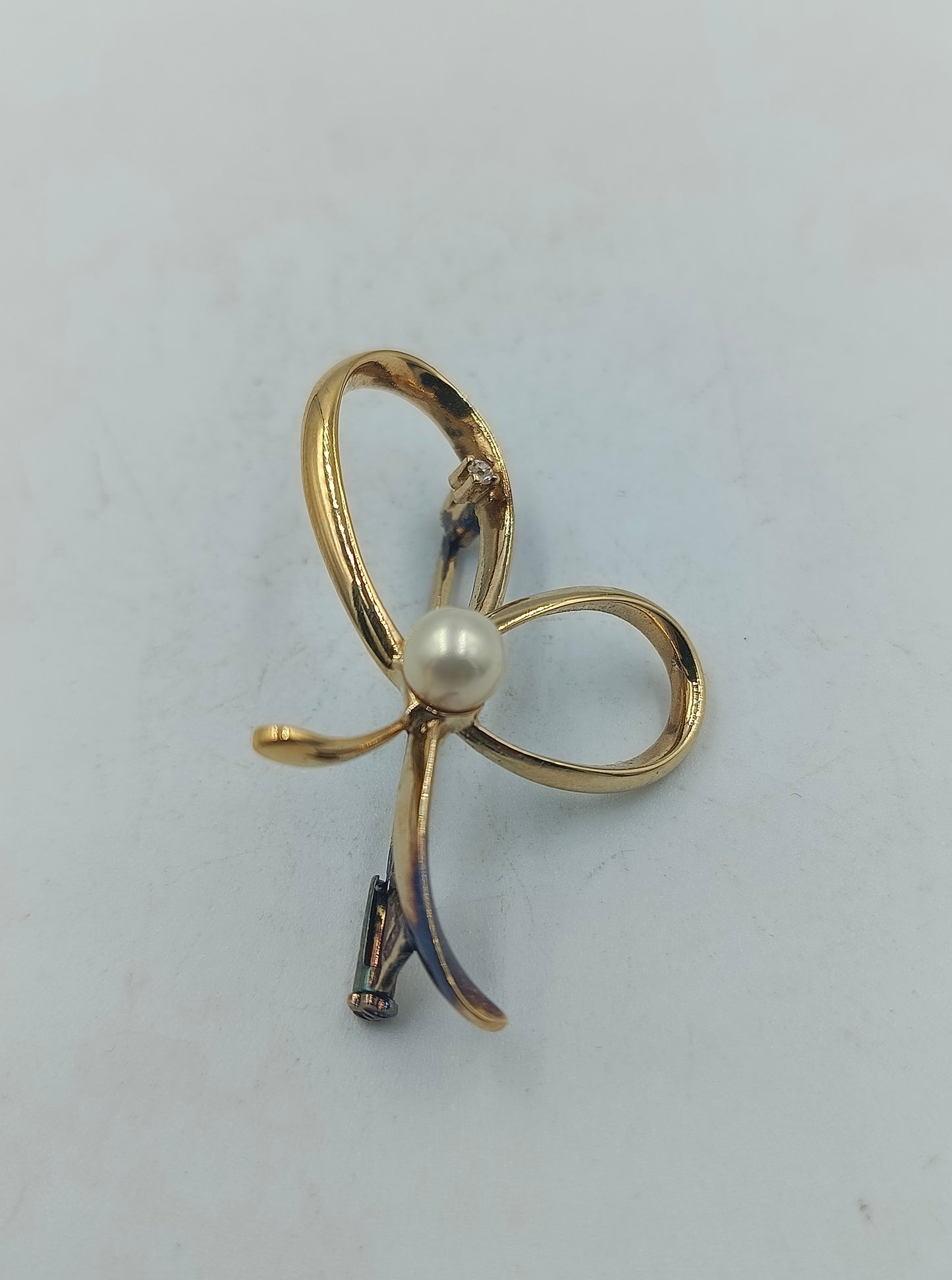 Elegante 925er Silber Brosche mit Edle Perle als Mittelpunkt