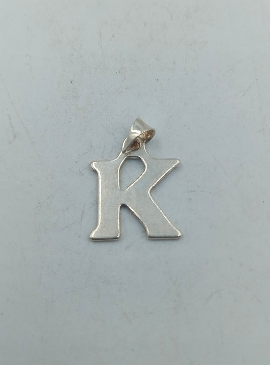 925 Silber Anhänger Buchstabe K Zeitloses und schlichtes Design