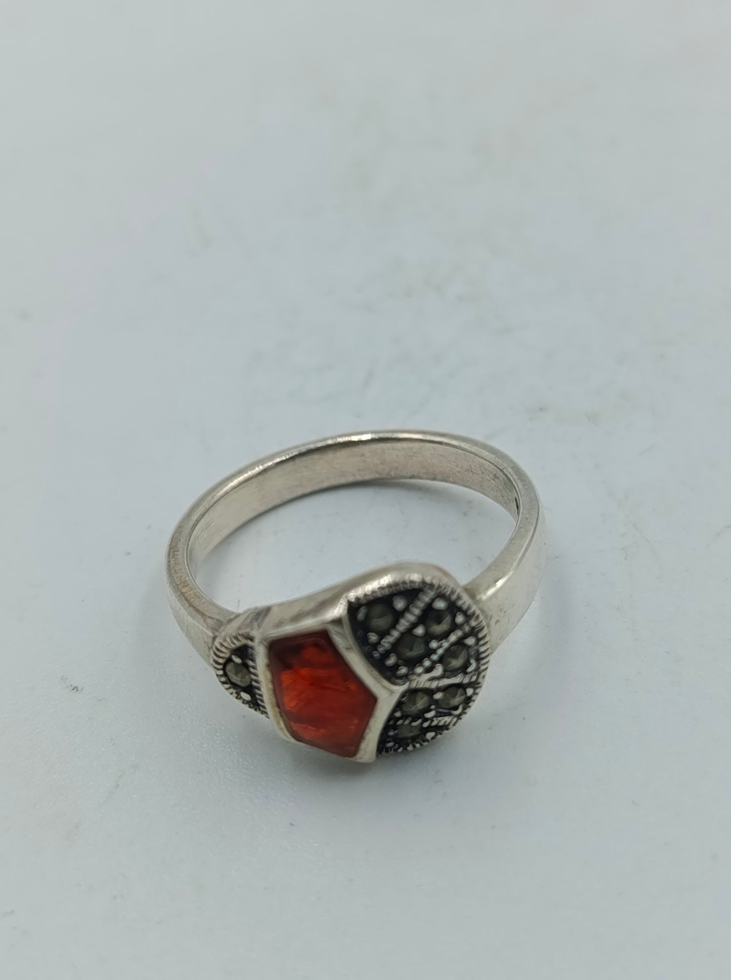 925 Silber Set mit rotem Stein und Markasiten Klassisches Design für zeitlosen Look