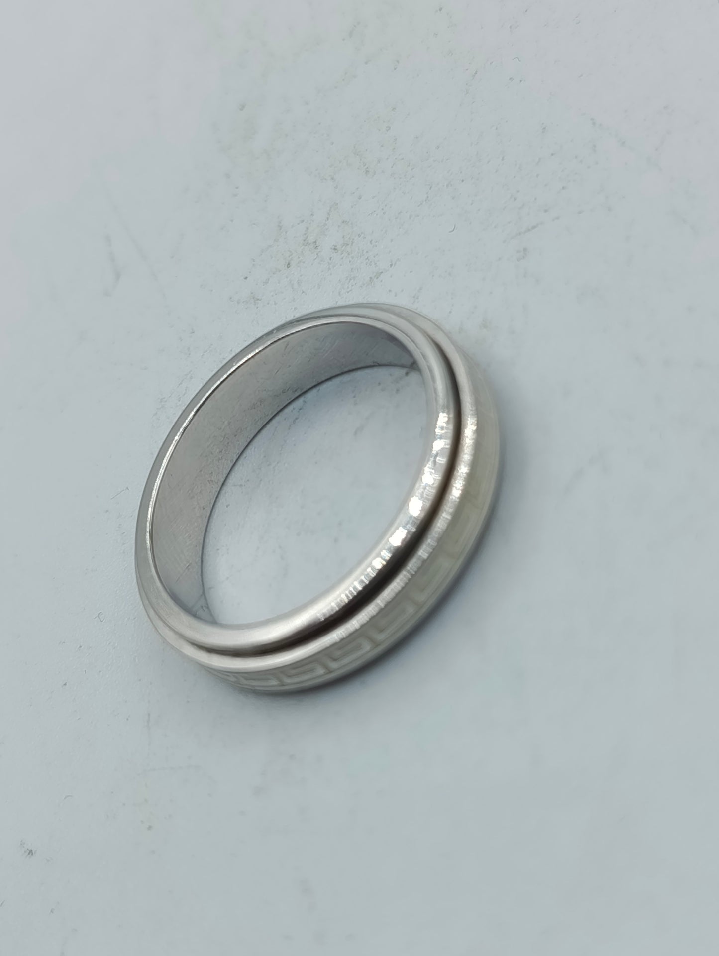 925 Silberring mit modernem Muster  Eleganter Bandring im zeitlosen Design Gr59