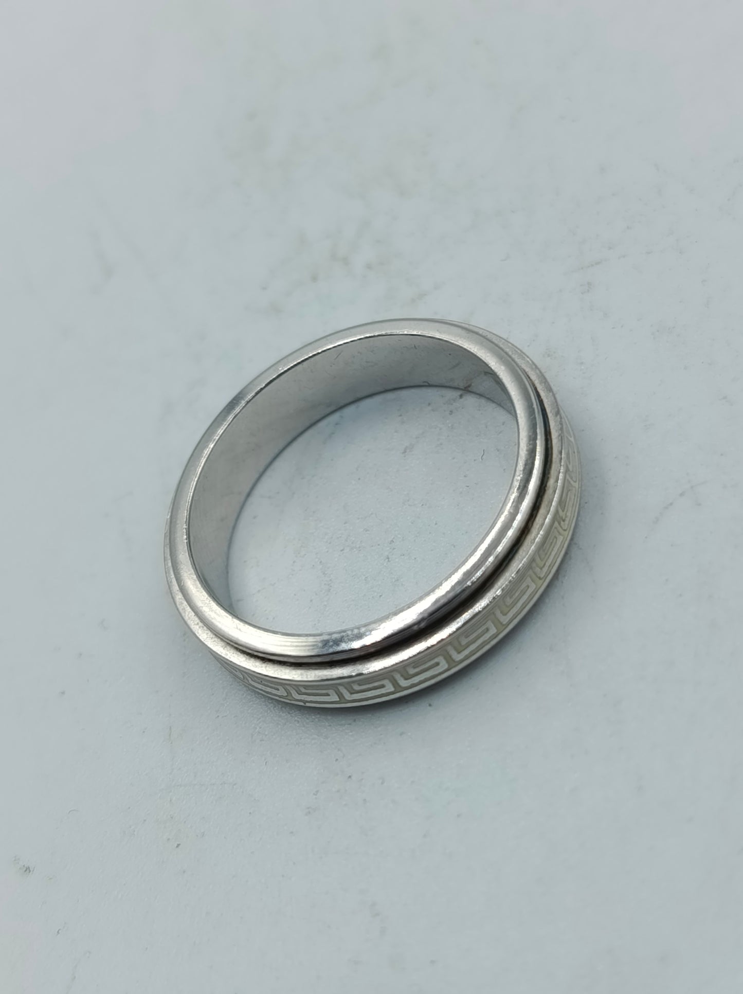 925 Silberring mit modernem Muster  Eleganter Bandring im zeitlosen Design Gr59