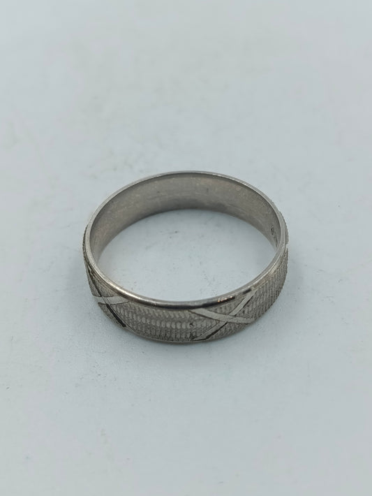 925 Silber Ring mit feiner Gravur und klassischem Muster Gr67