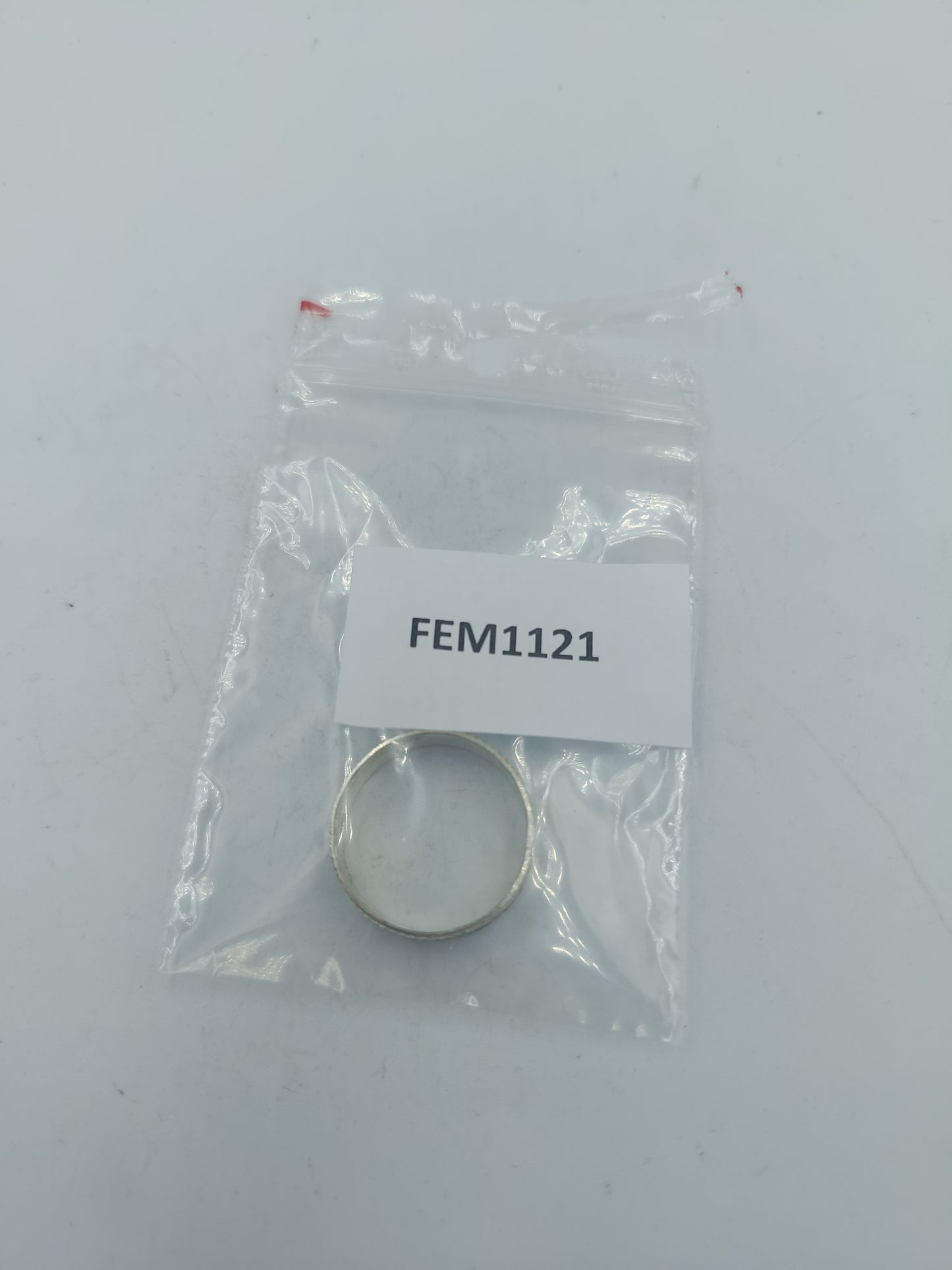 925er Silberring mit dekorativer Struktur