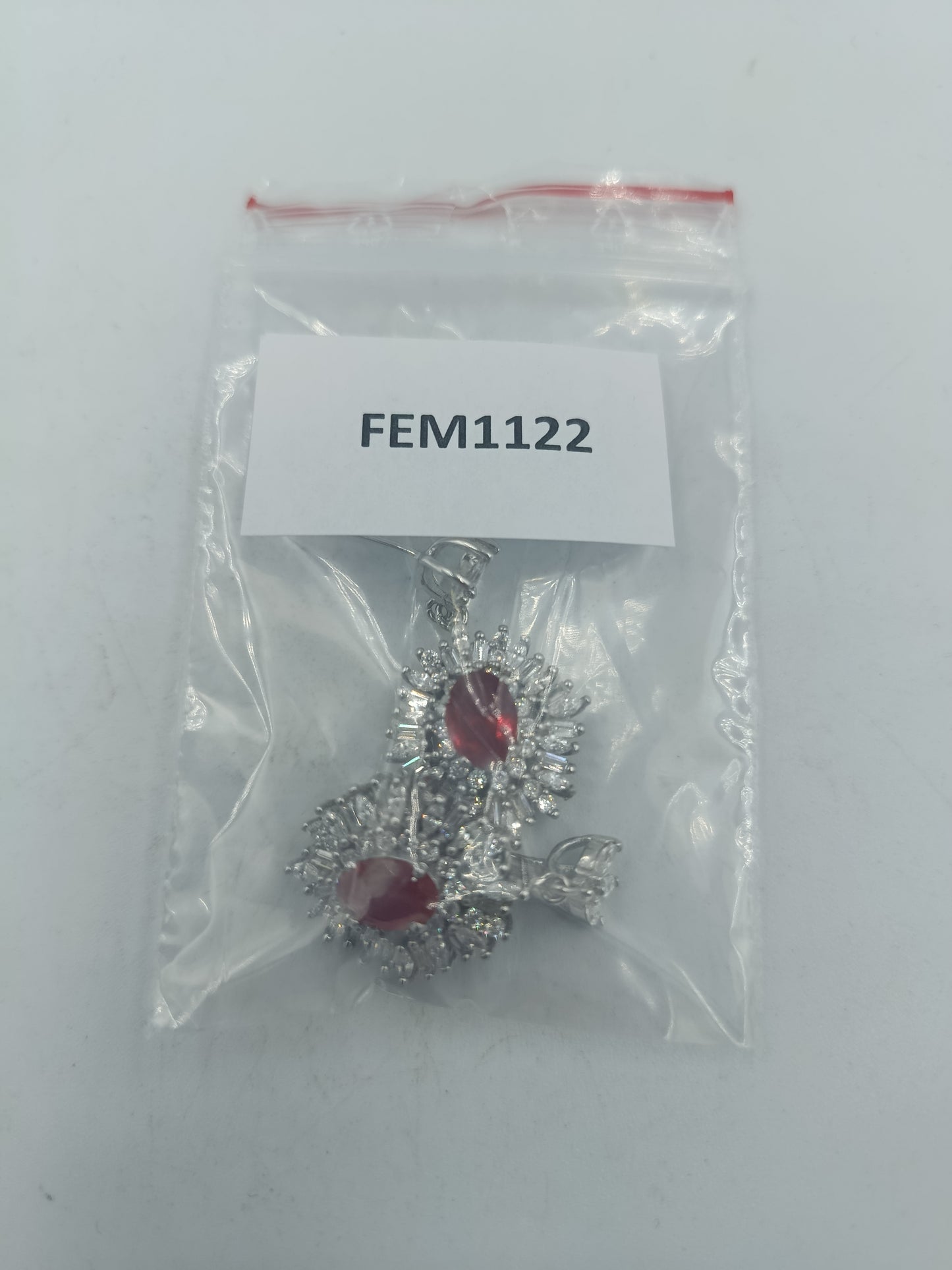 925 Silber Ohrringe mit rotem Stein  funkelnden Akzenten