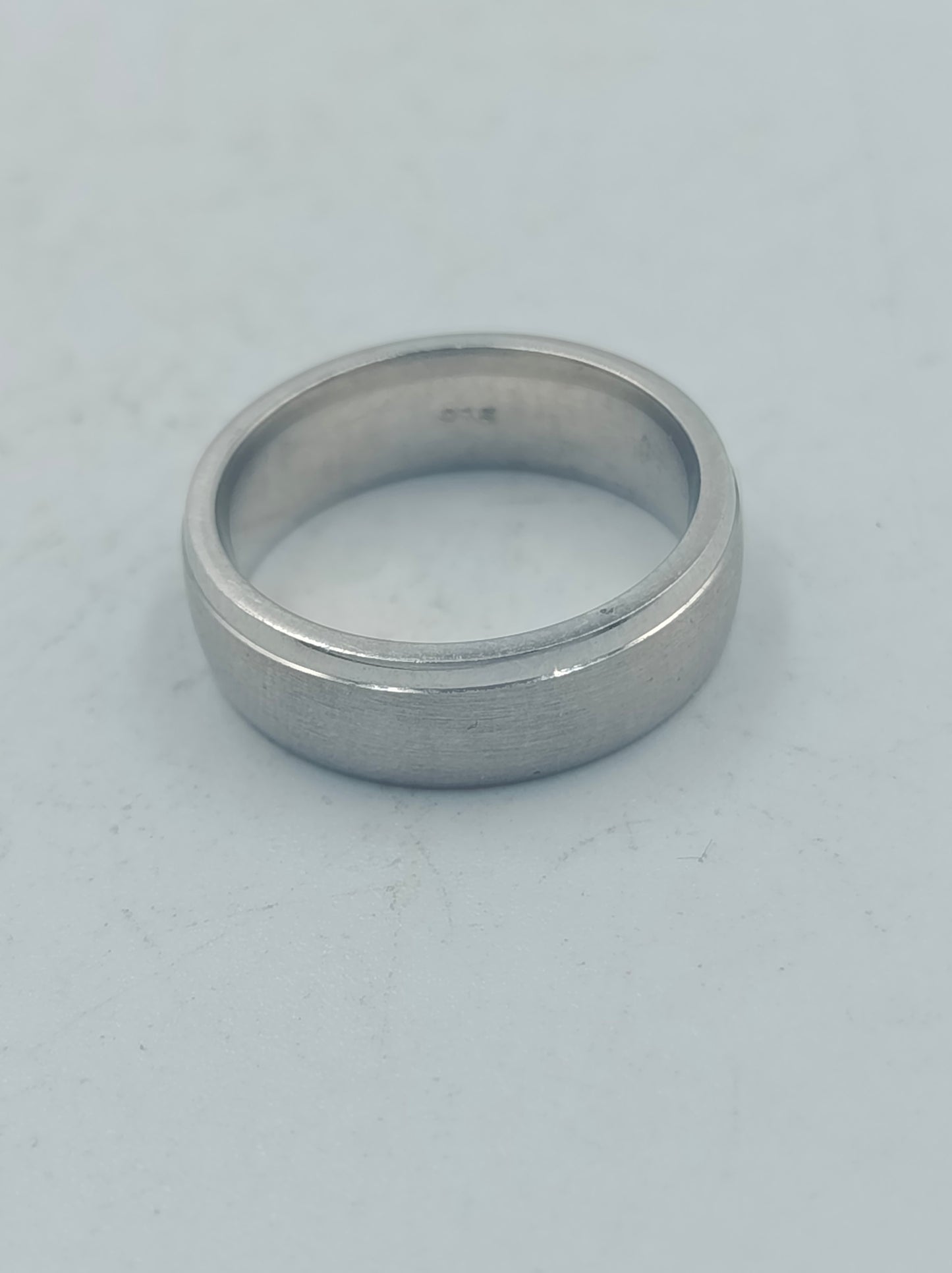 Schlichter 925er Silberring mit klarer Linienführung Gr. 50